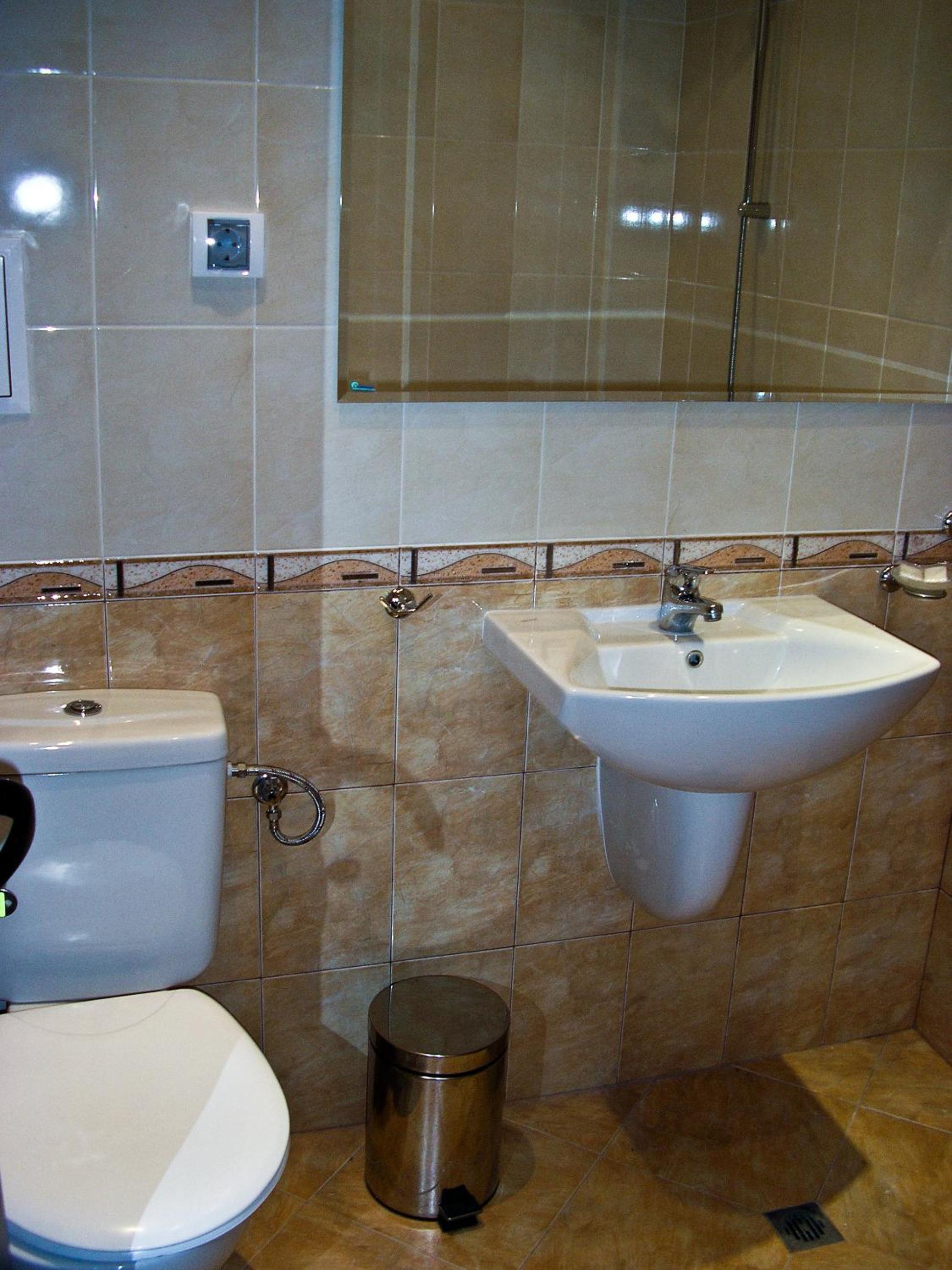 Double or Twin Room - Photo 4