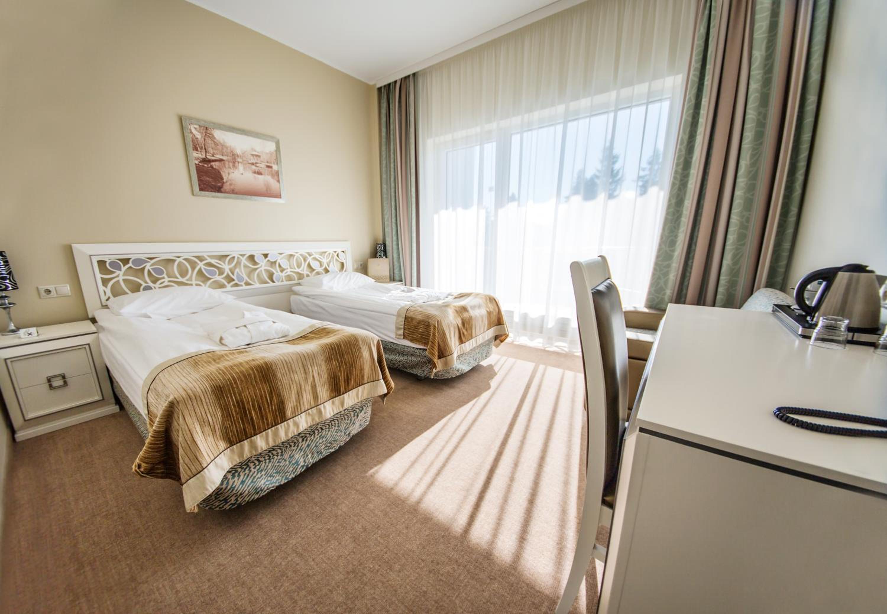 Twin Room with Balcony - with Waterpark and Spa Access