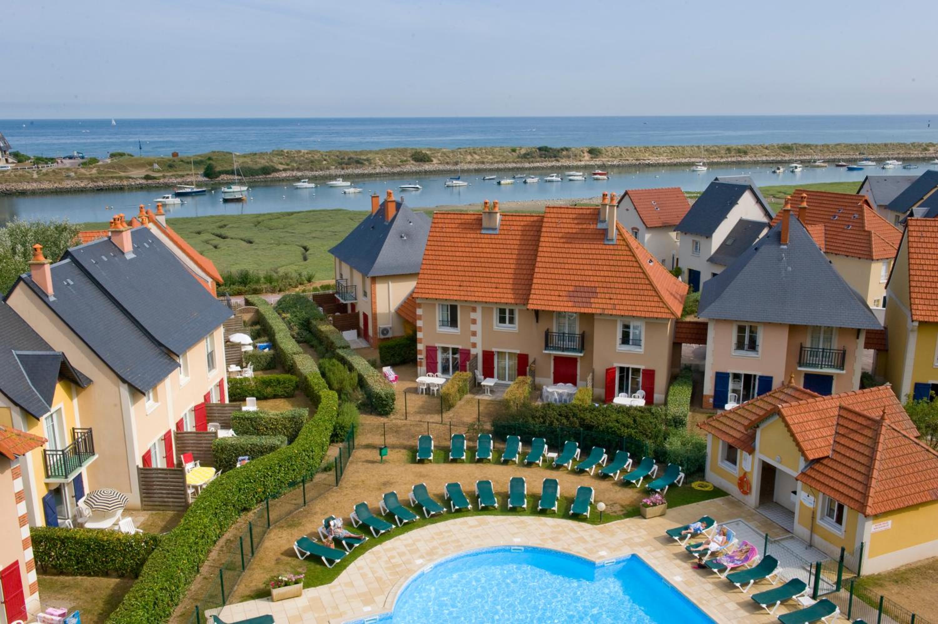 Exclusive Two-Bedroom Apartment (6 People)