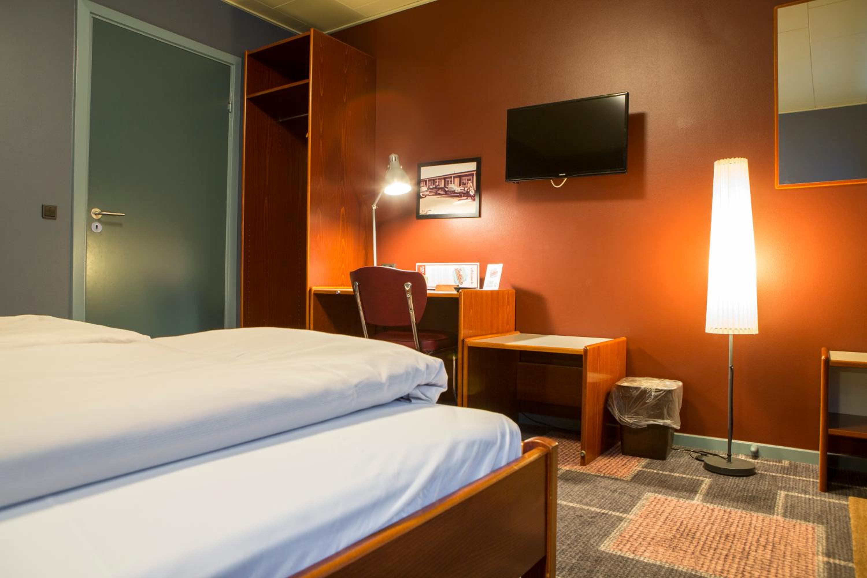 Standard Double or Twin Room - Photo 2