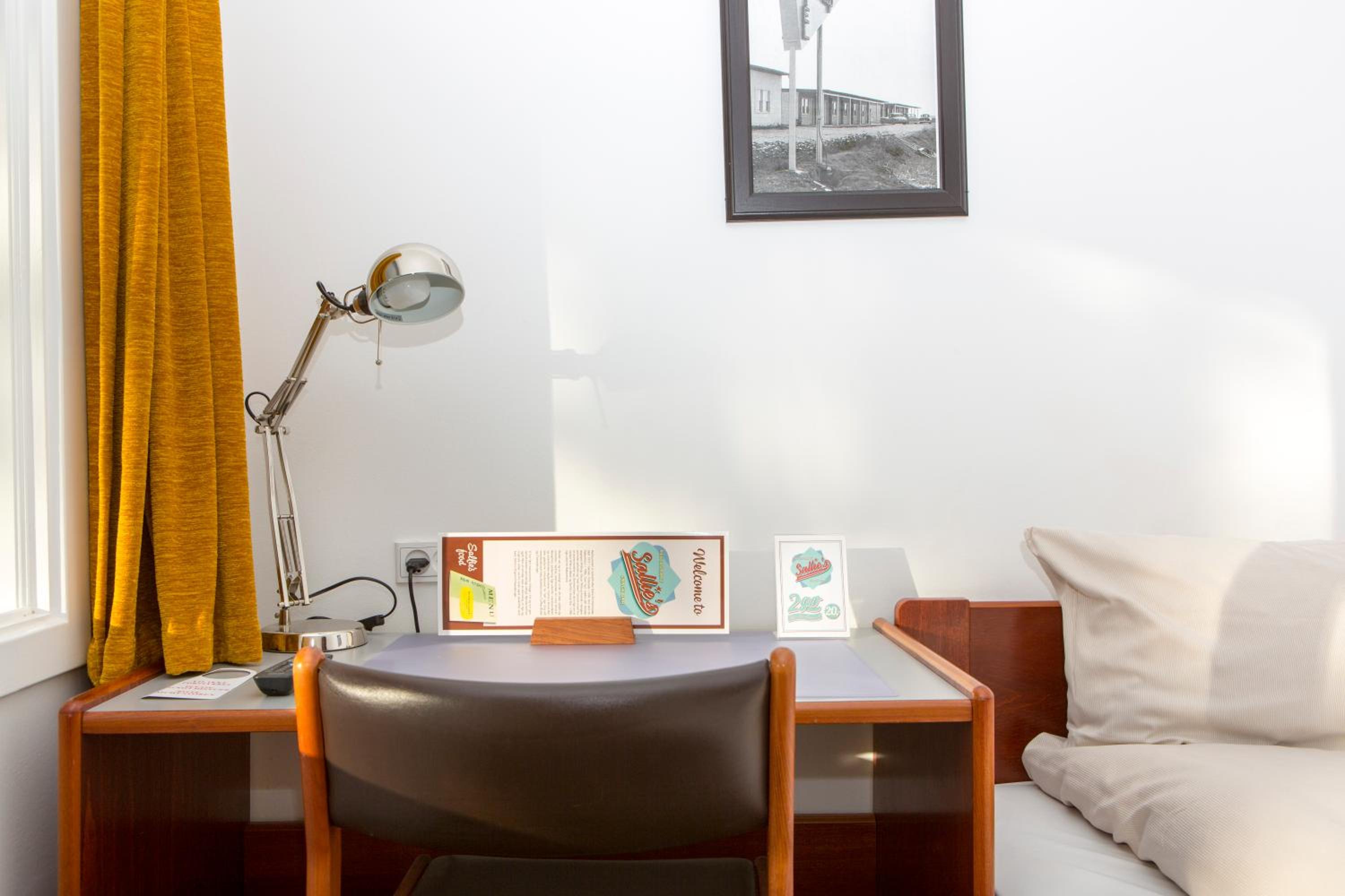 Standard Double or Twin Room - Photo 6