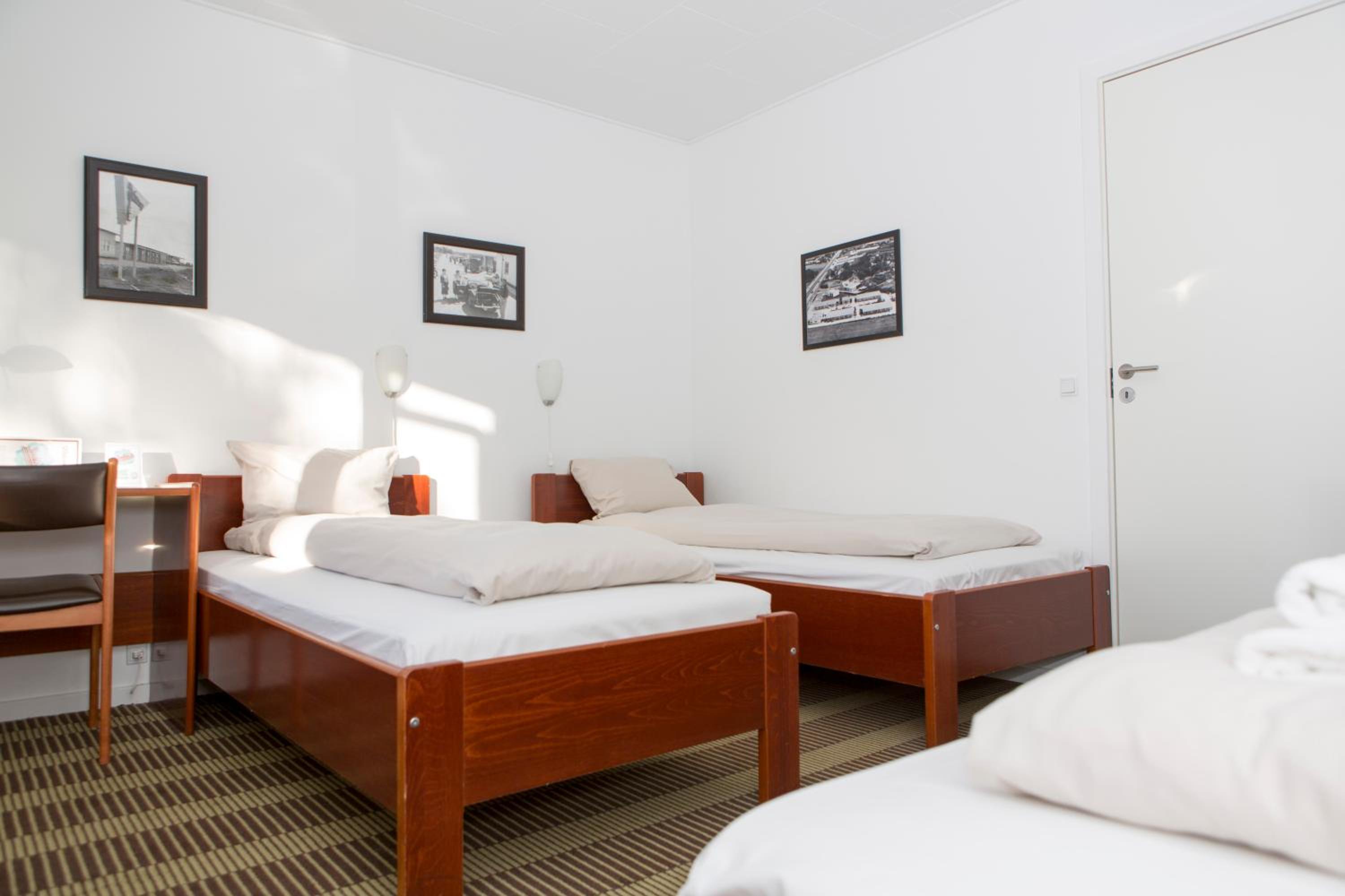 Standard Double or Twin Room - Photo 7