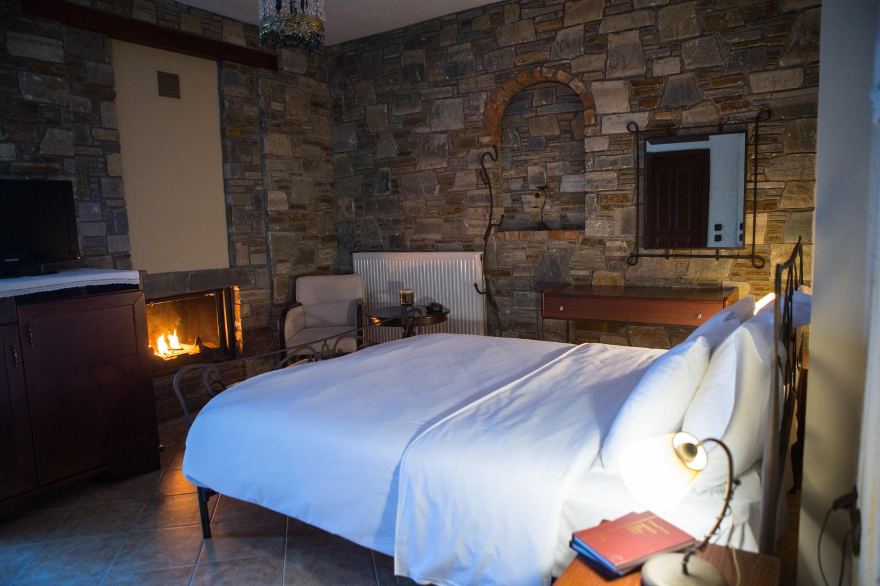 Double Room with Fireplace photo 2