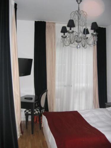 Small Double Room - Photo 1