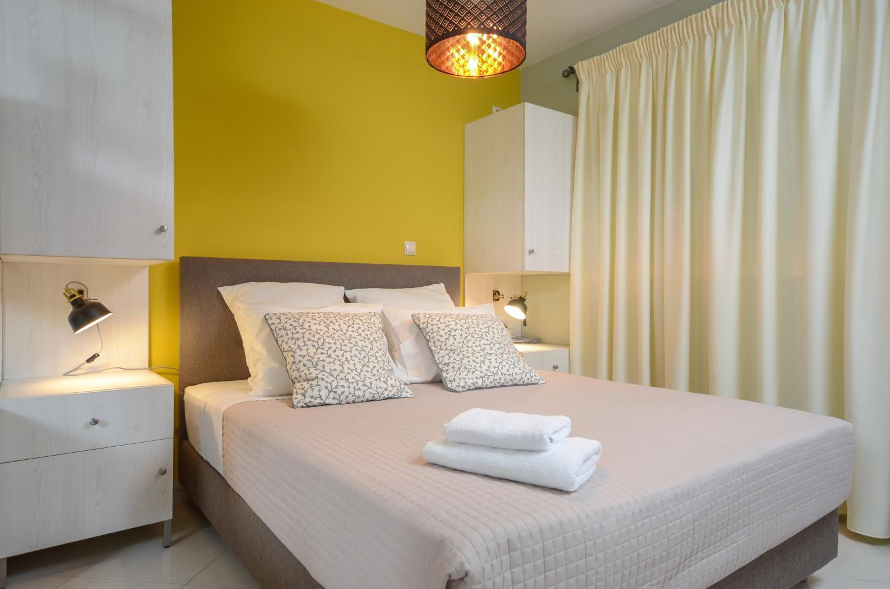 Studio Apartment photo 1