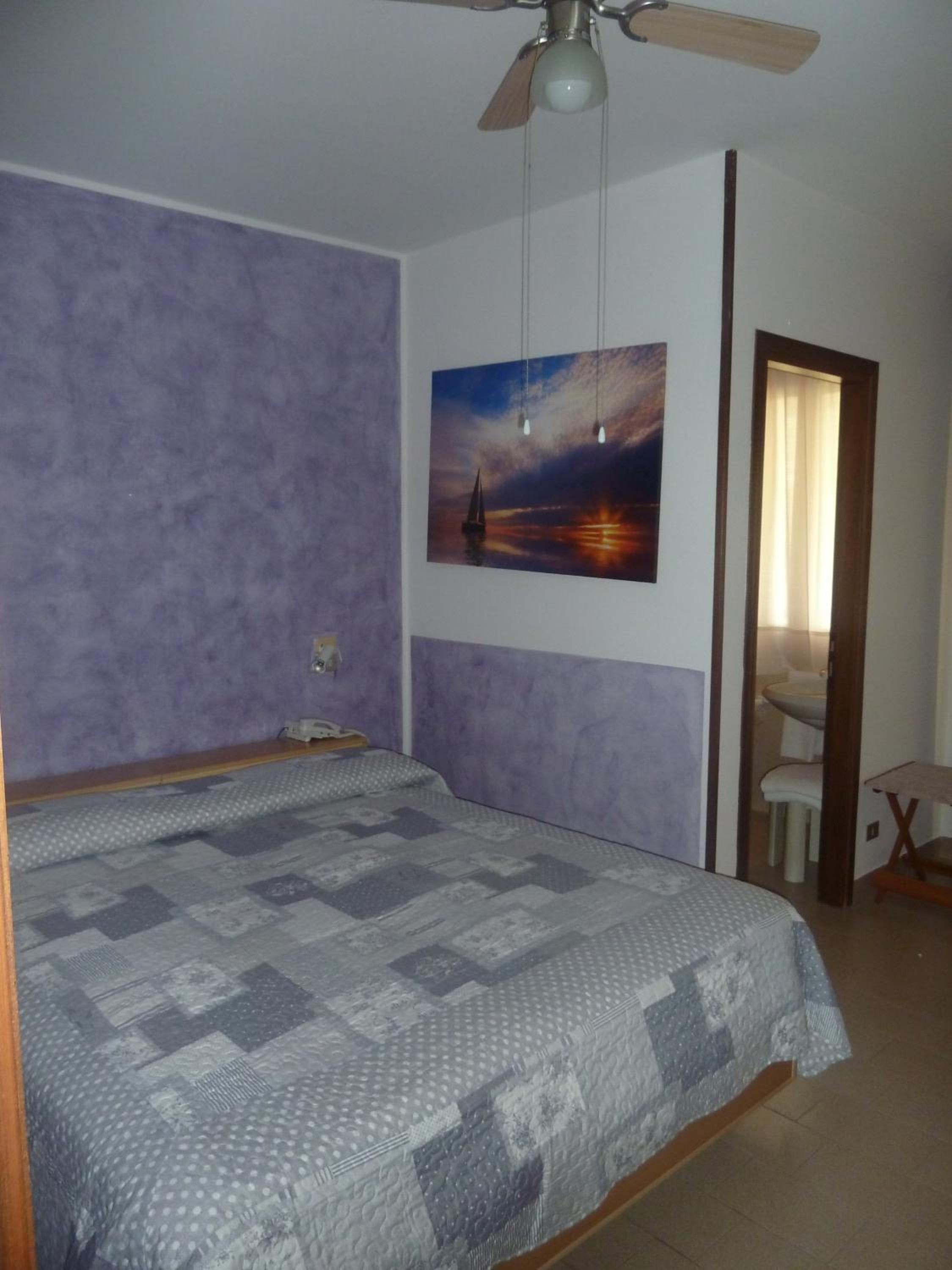 Double Room - Photo 6