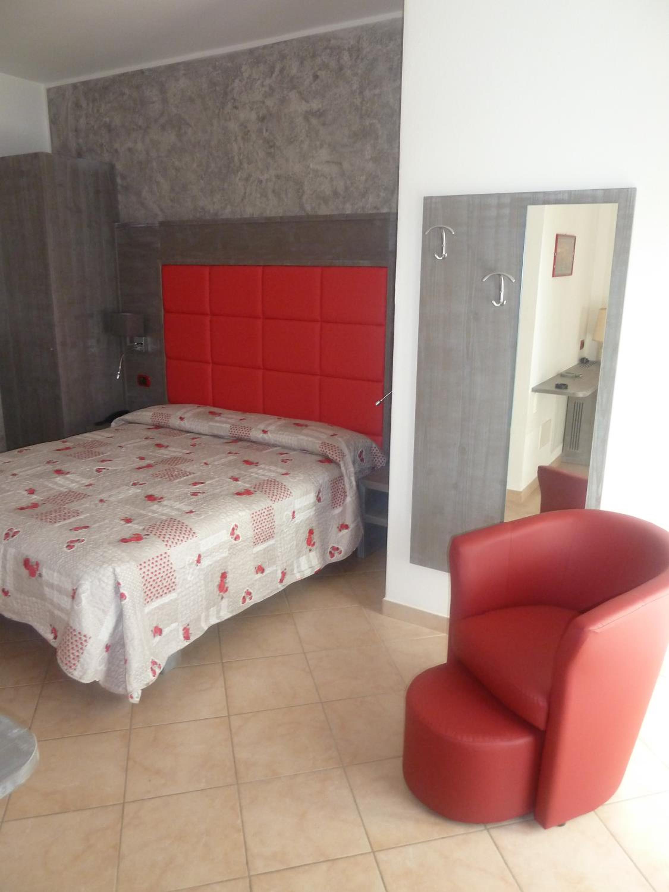 Double Room - Photo 4