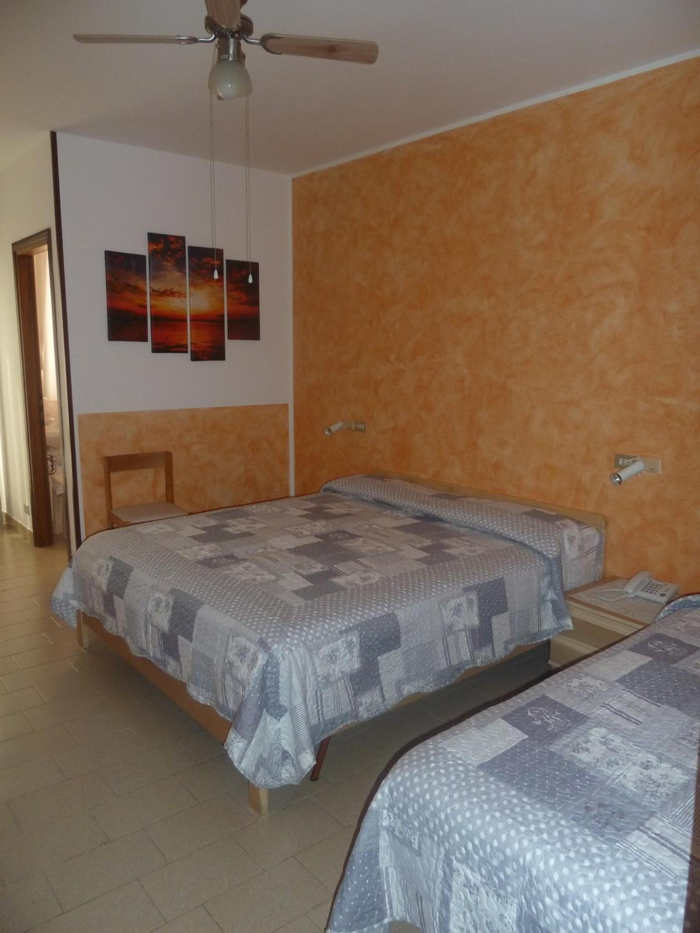 Triple Room - Photo 14