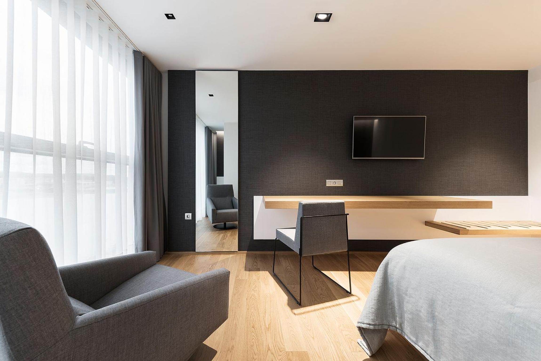 Double or Twin Room - Photo 8