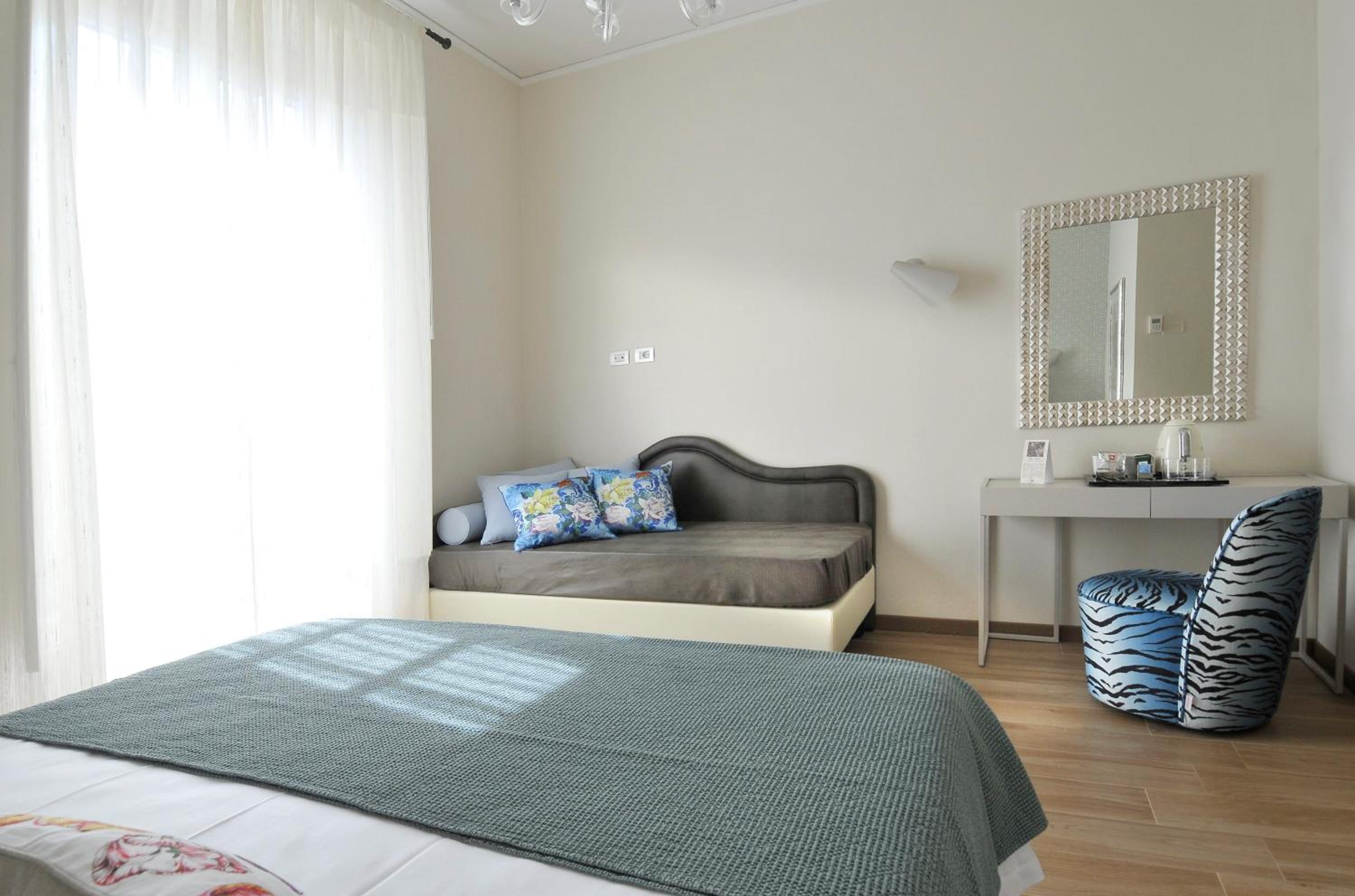 Deluxe Triple Room photo 3