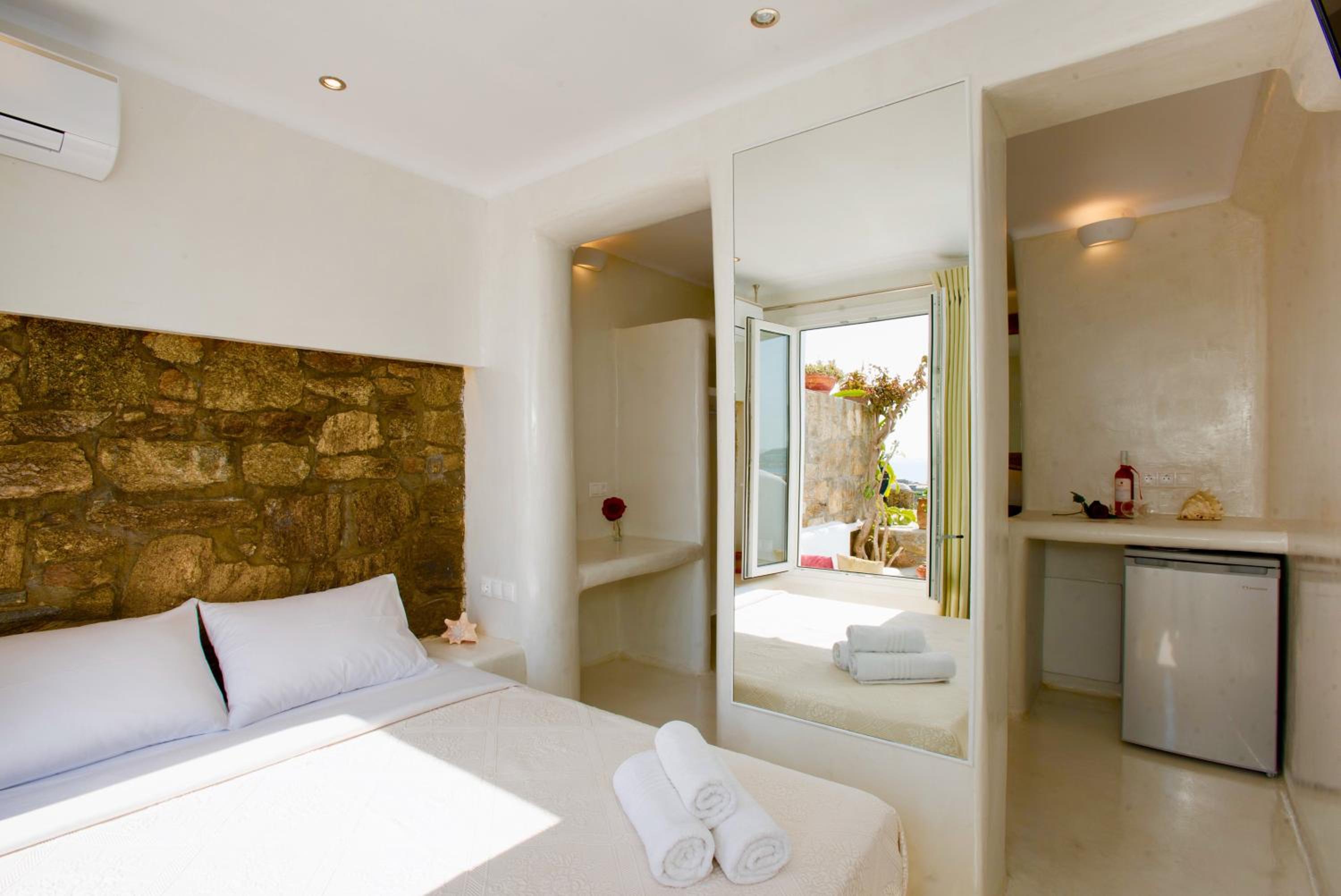 Deluxe Suite Ground Floor (2 Adults) photo 1