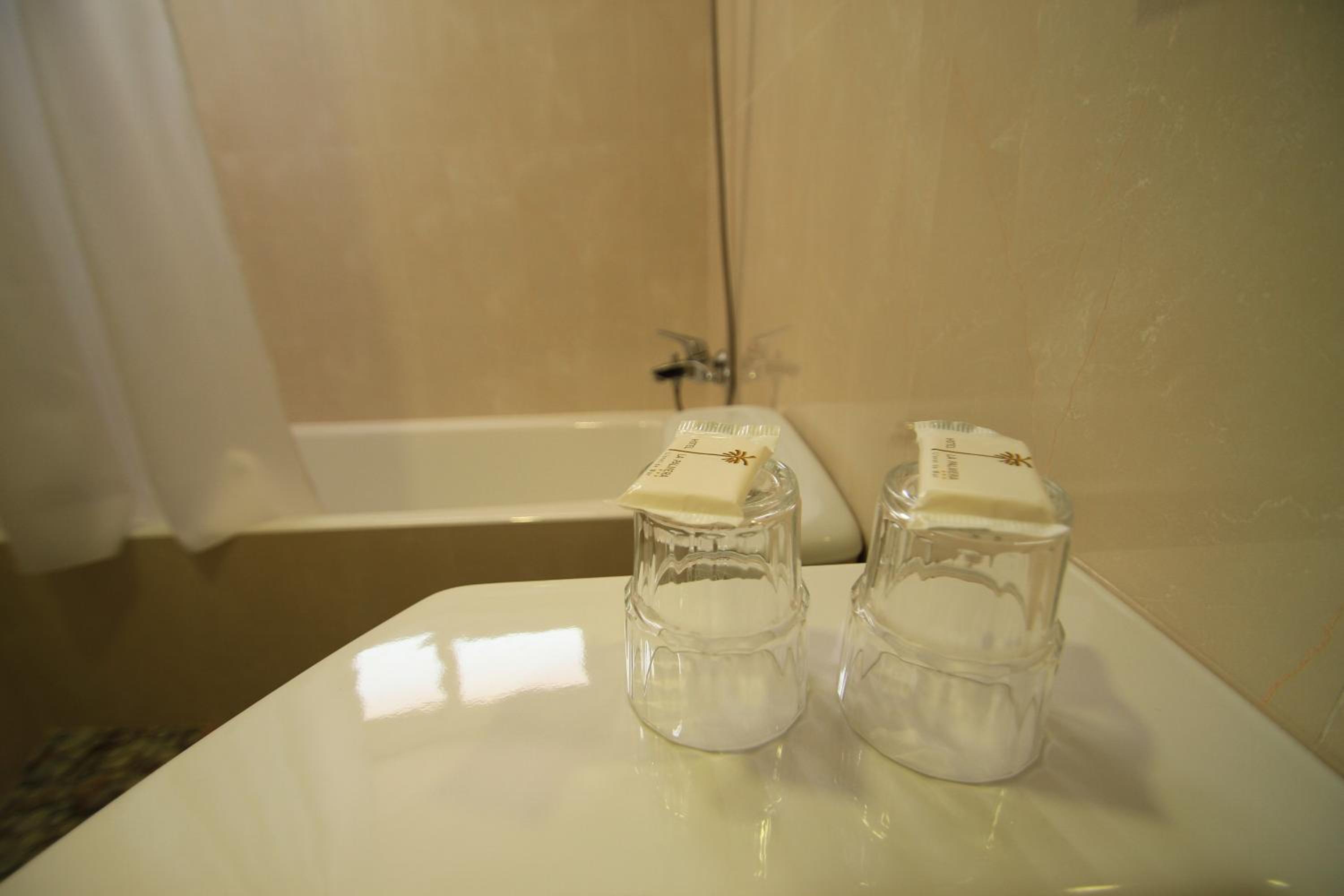 Double or Twin Room - Photo 3