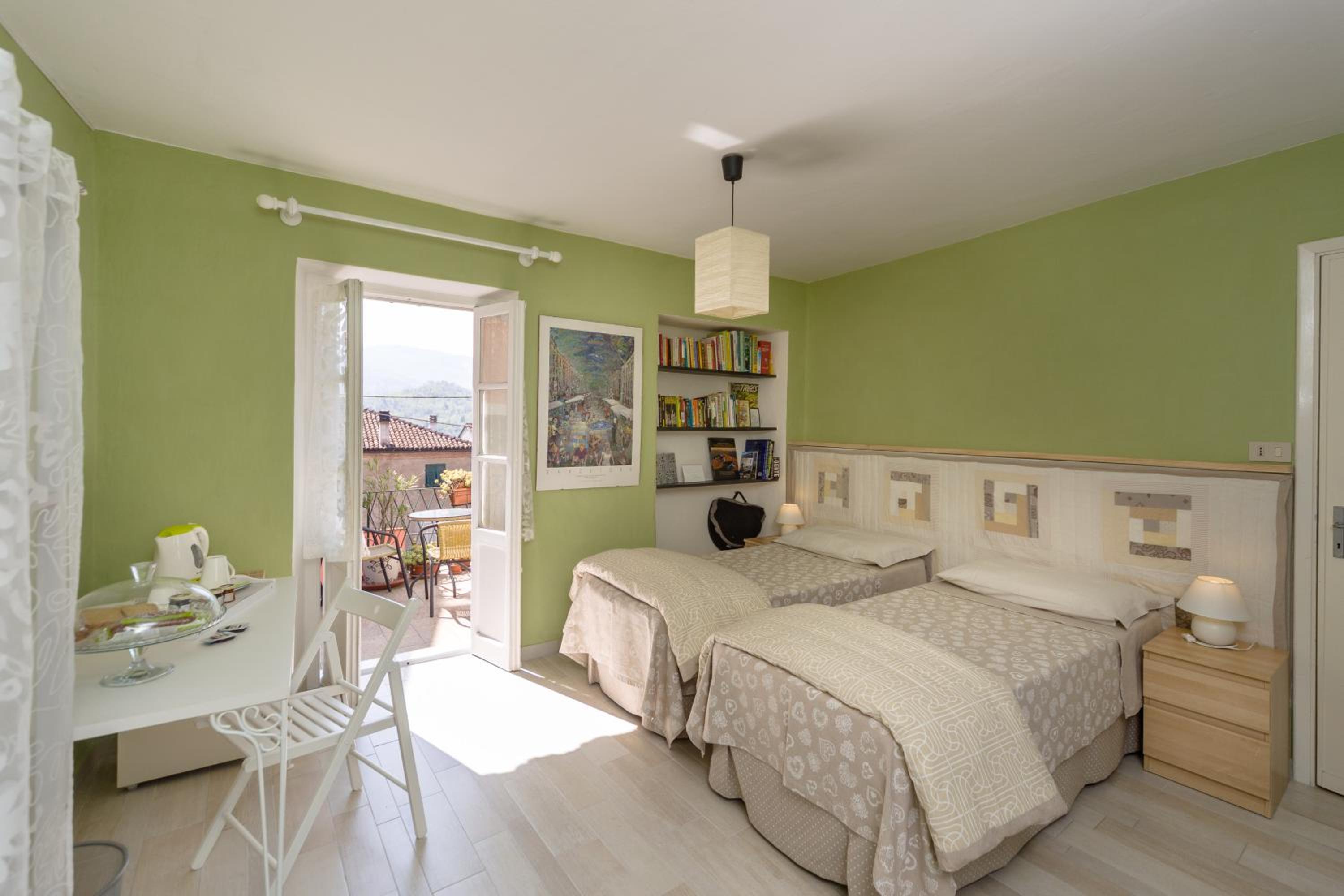 Double or Twin Room with Private Bathroom photo 2