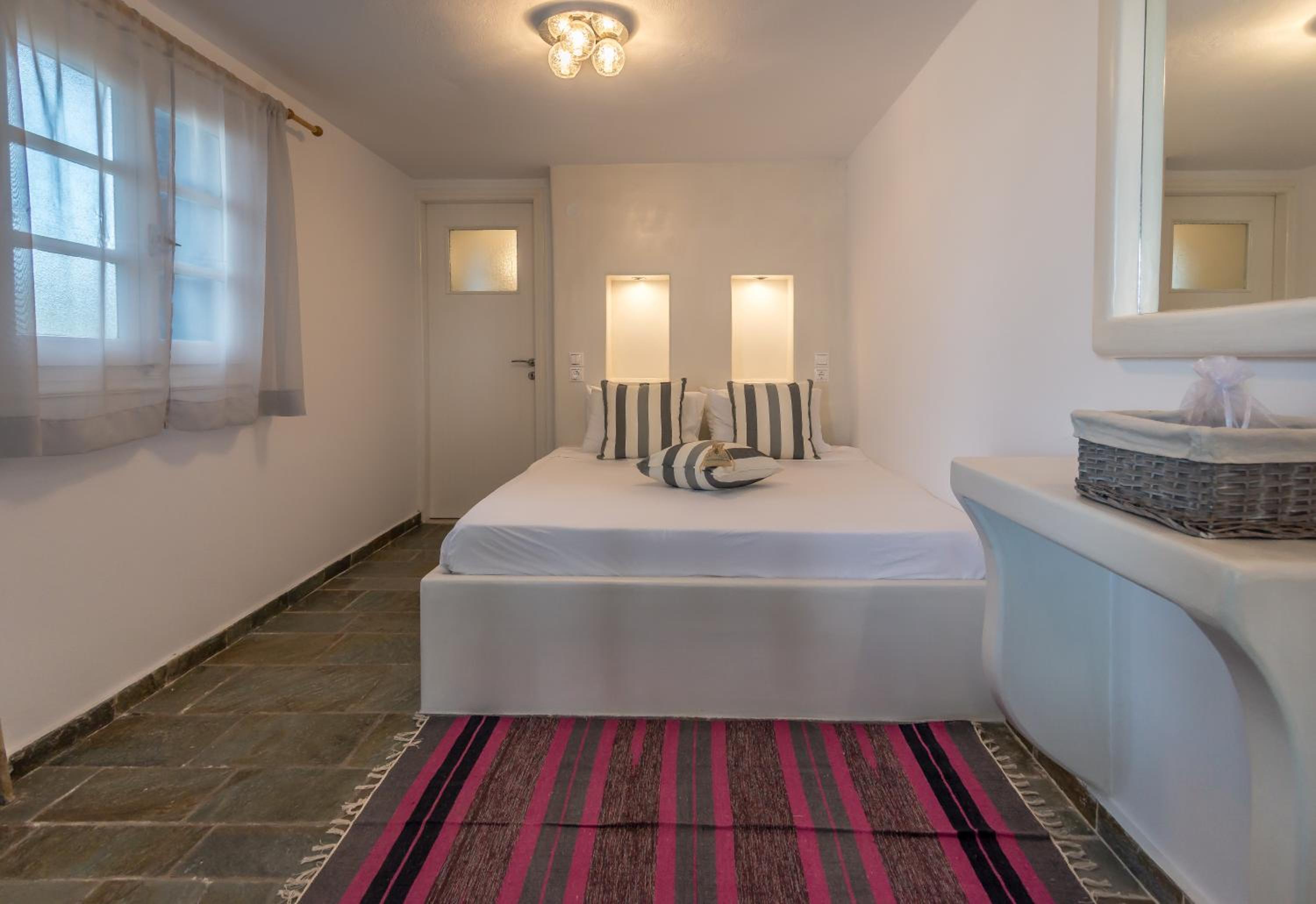 Studio Apartment photo 3