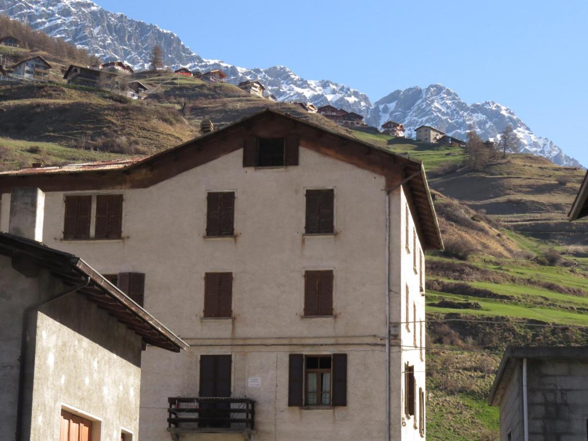 Apartment with Mountain View photo 1