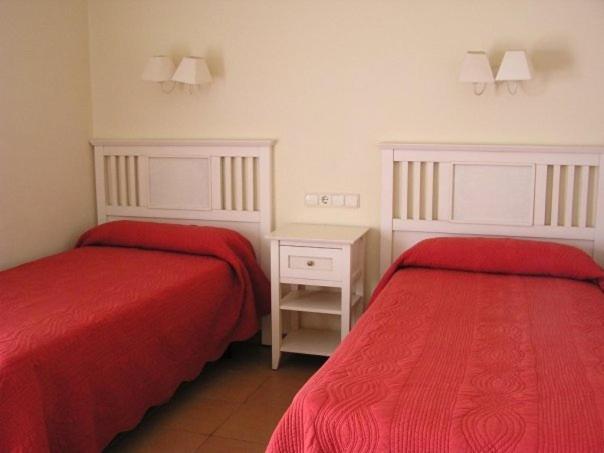 Double or Twin Room - Photo 4