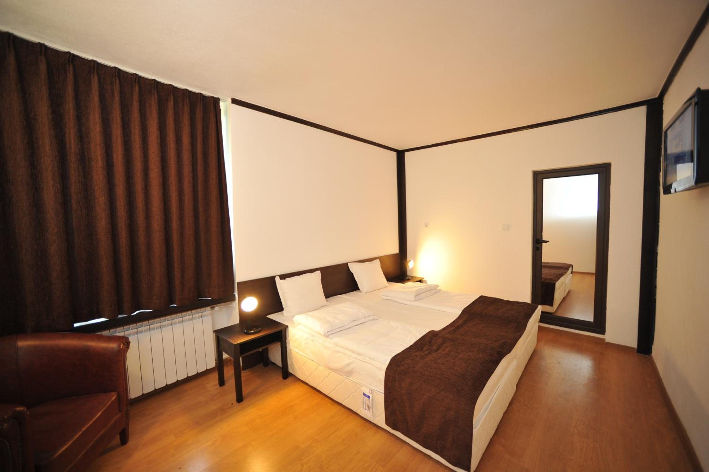 One-Bedroom Suite - Photo 1