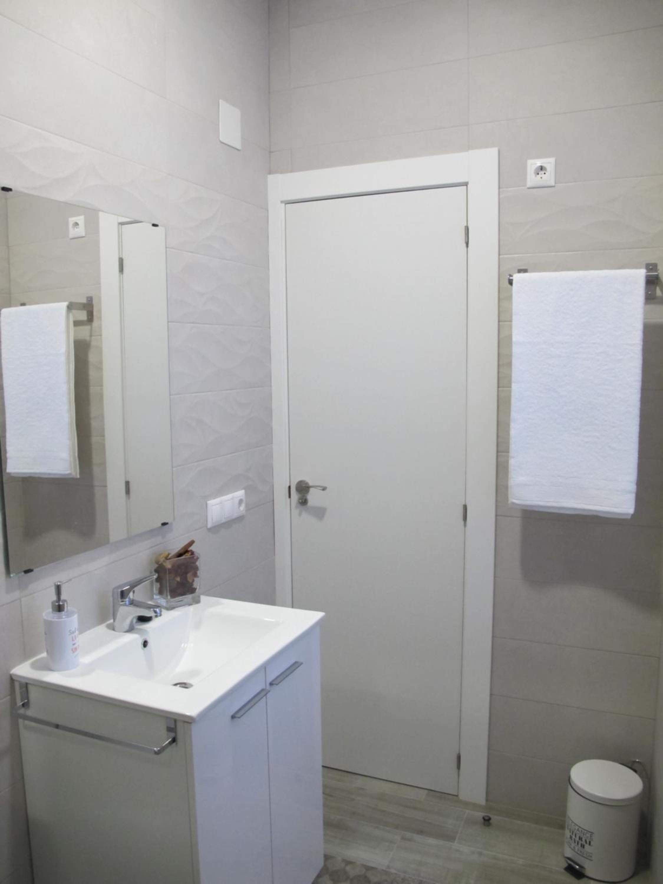 Three-Bedroom Apartment - Photo 35