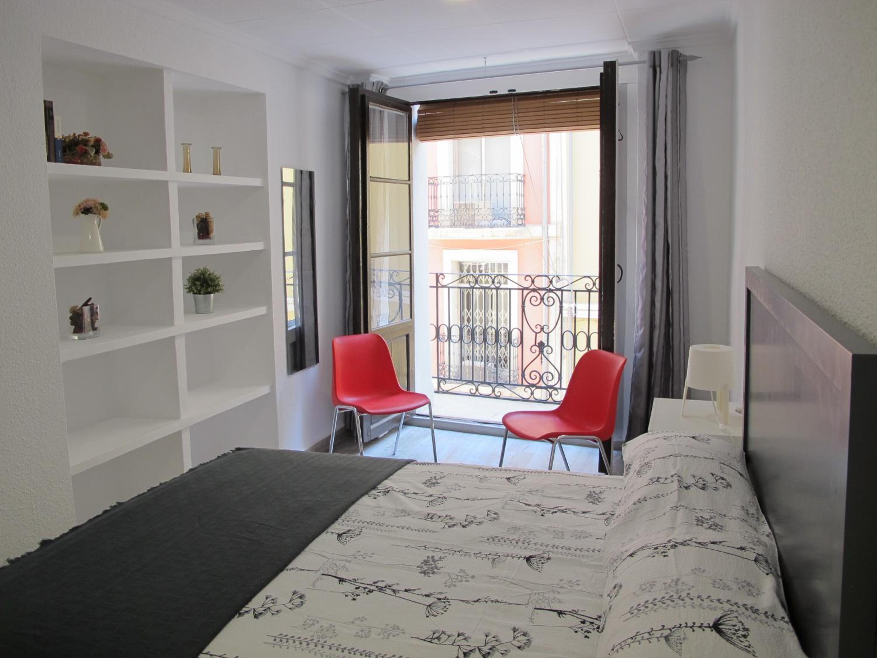 Three-Bedroom Apartment - Photo 11