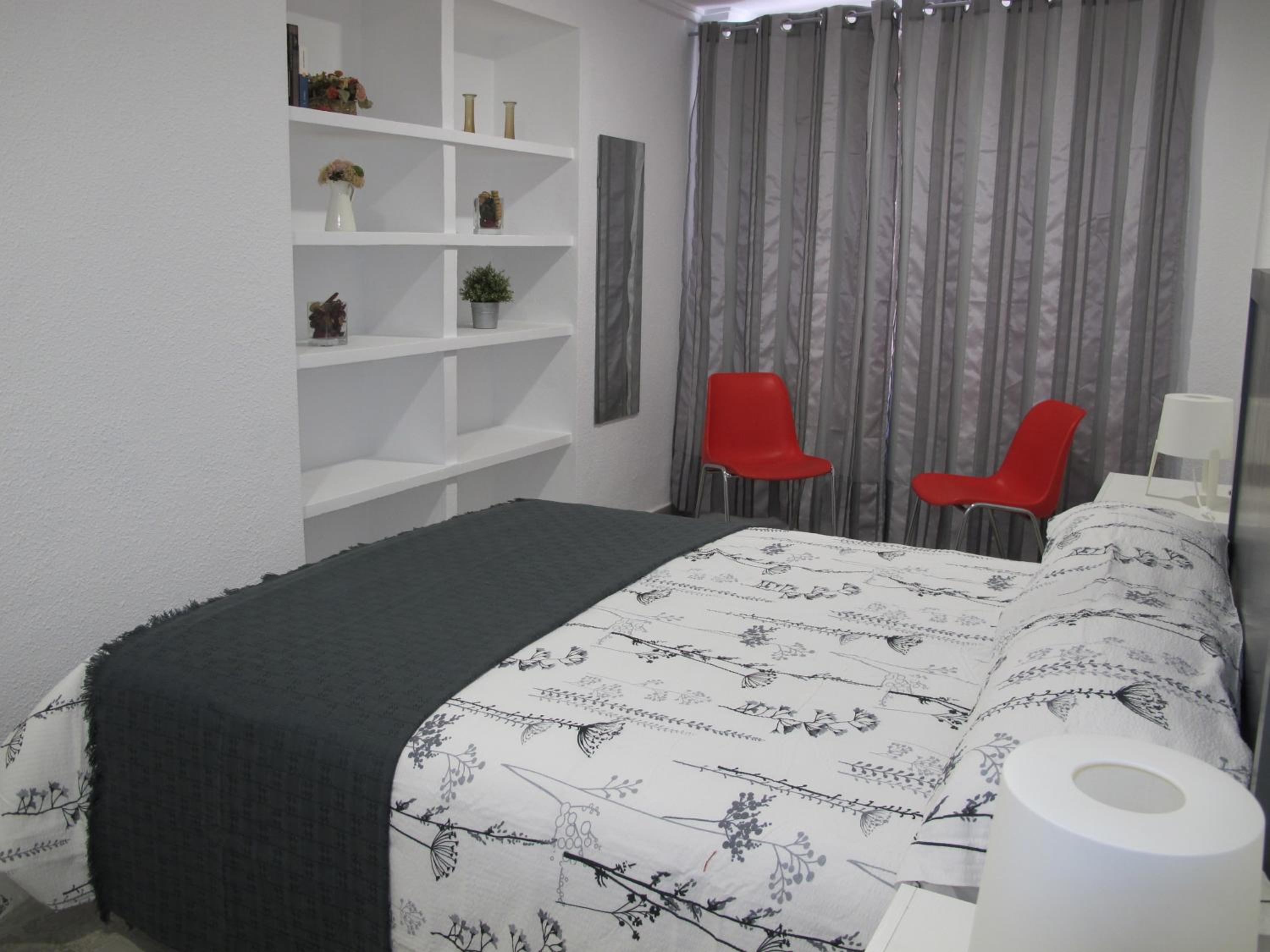 Three-Bedroom Apartment - Photo 10