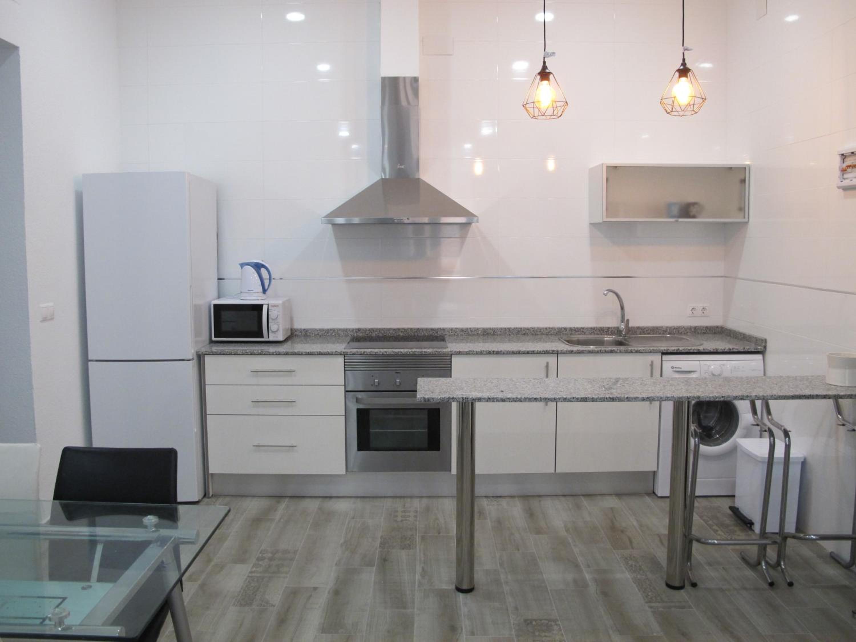 Three-Bedroom Apartment - Photo 9
