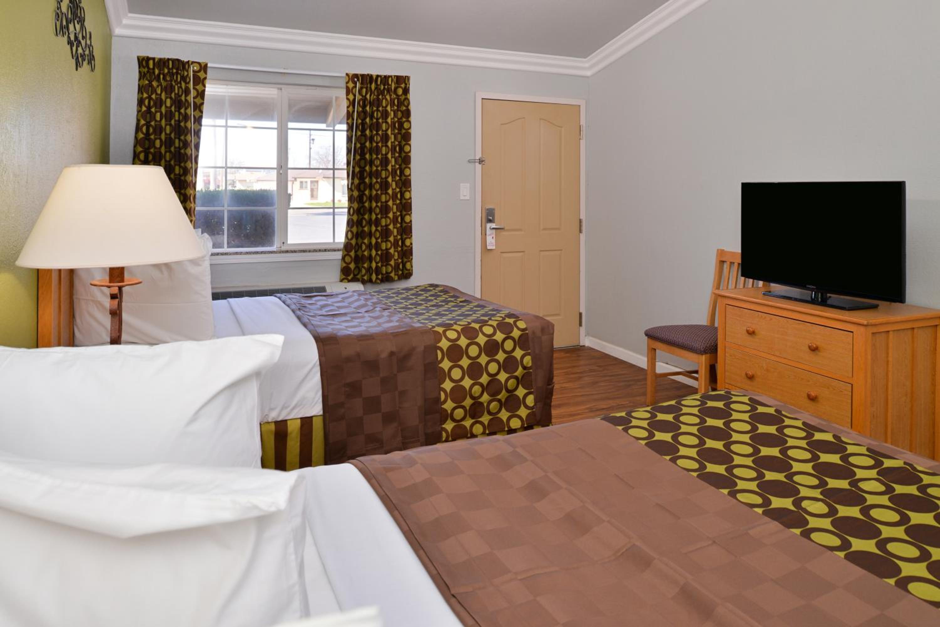 Double Room with Two Double Beds - Non-Smoking  - Photo 7