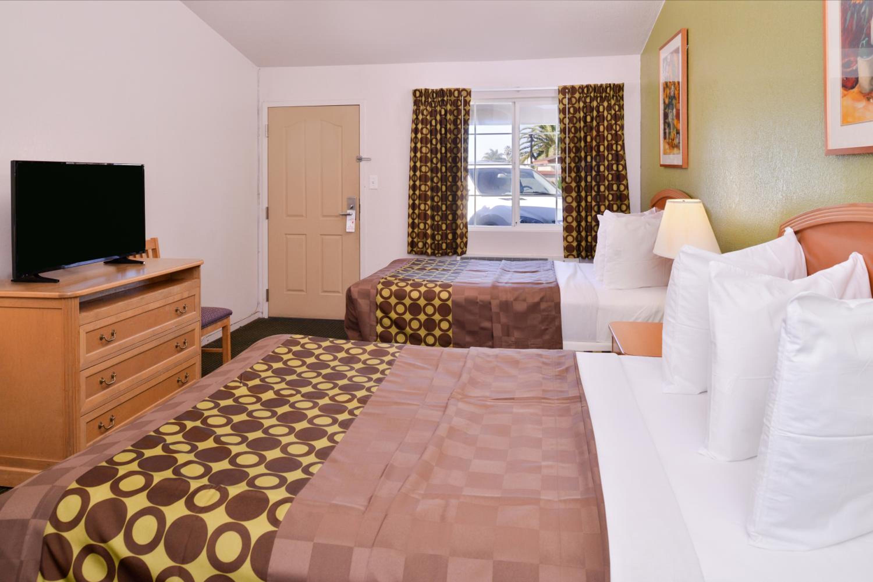 Double Room with Two Double Beds - Non-Smoking  - Photo 10
