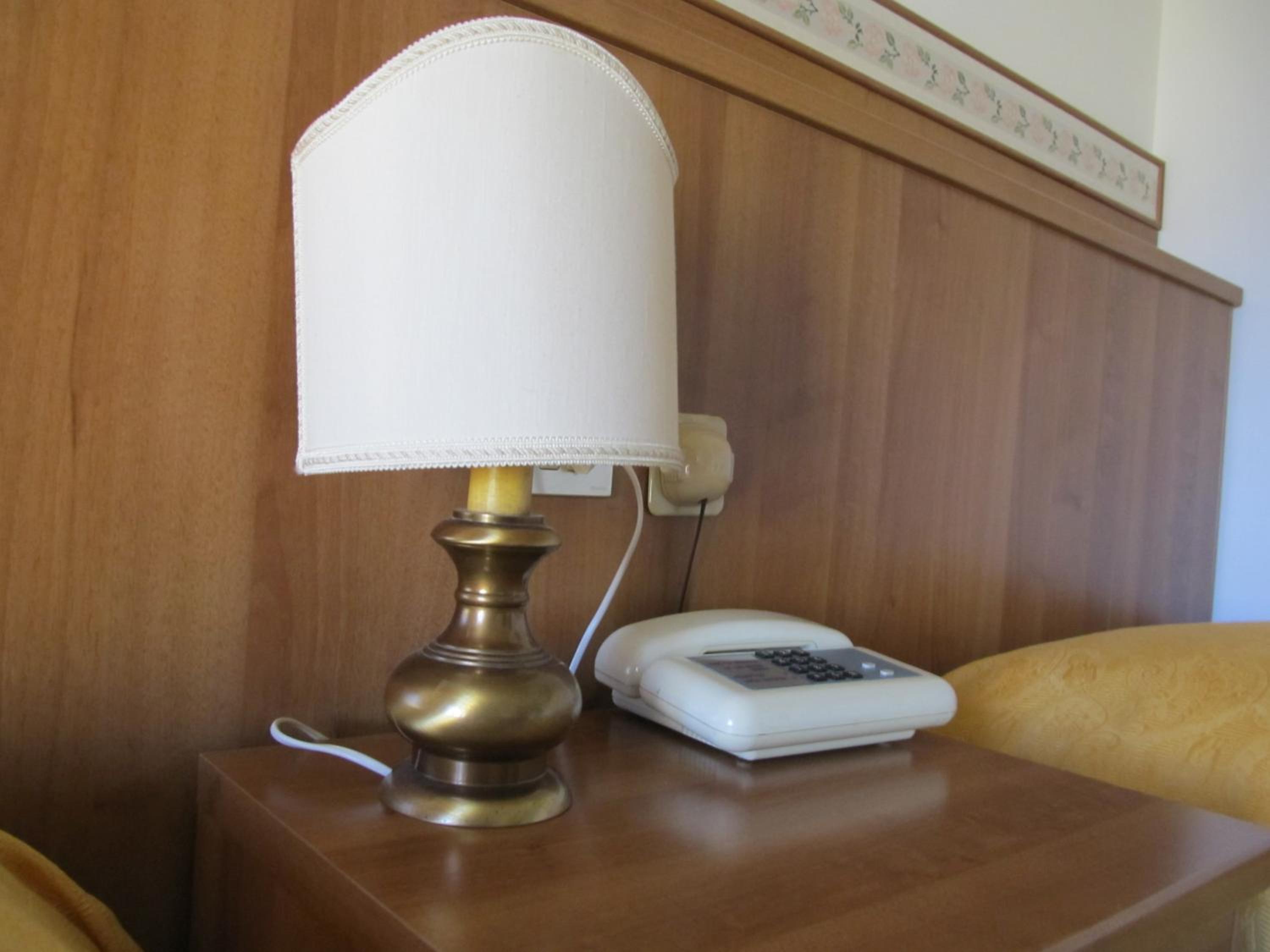 Economy Double Room - Photo 7
