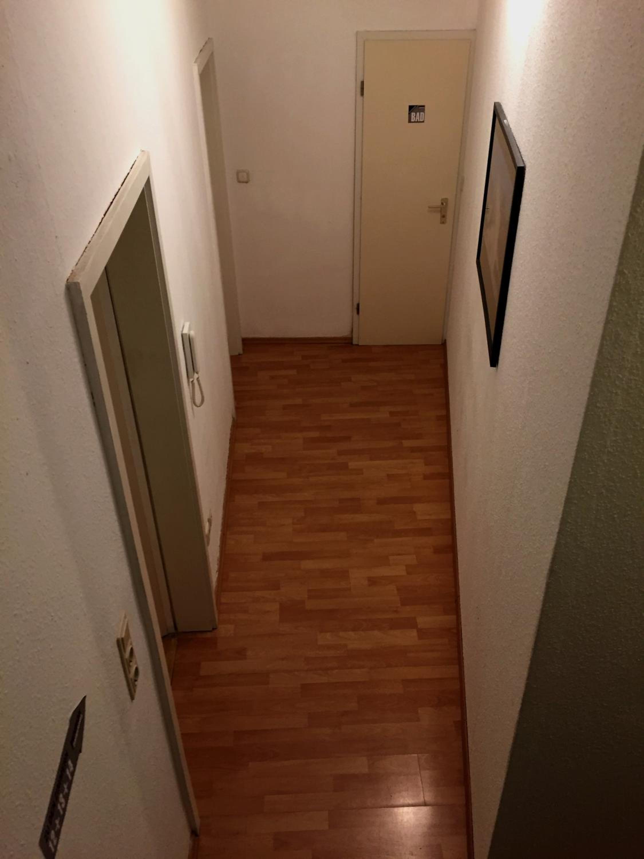Single Room with Shared Shower and Toilet photo 2