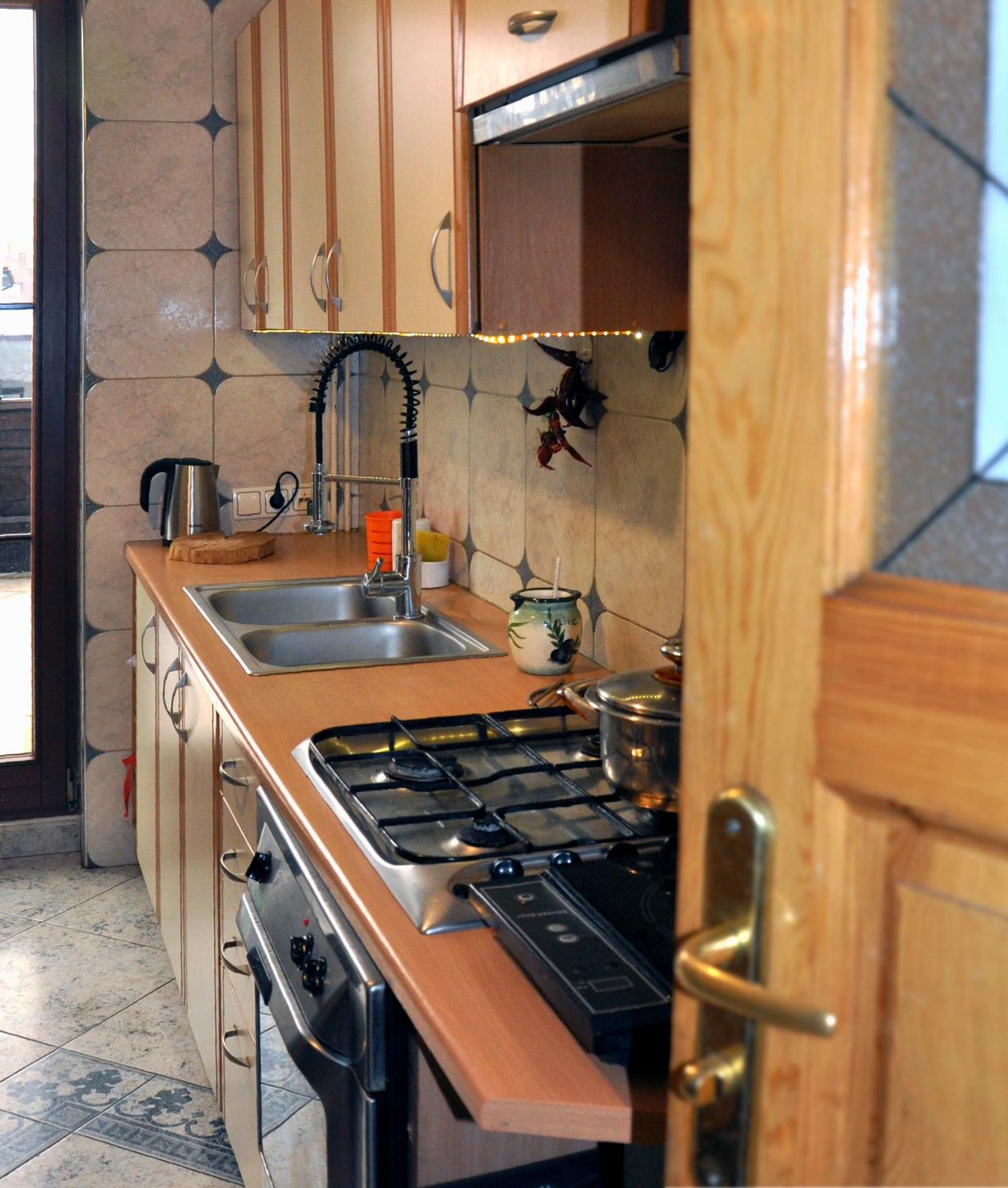 Triple Room with Private Bathroom - Photo 2