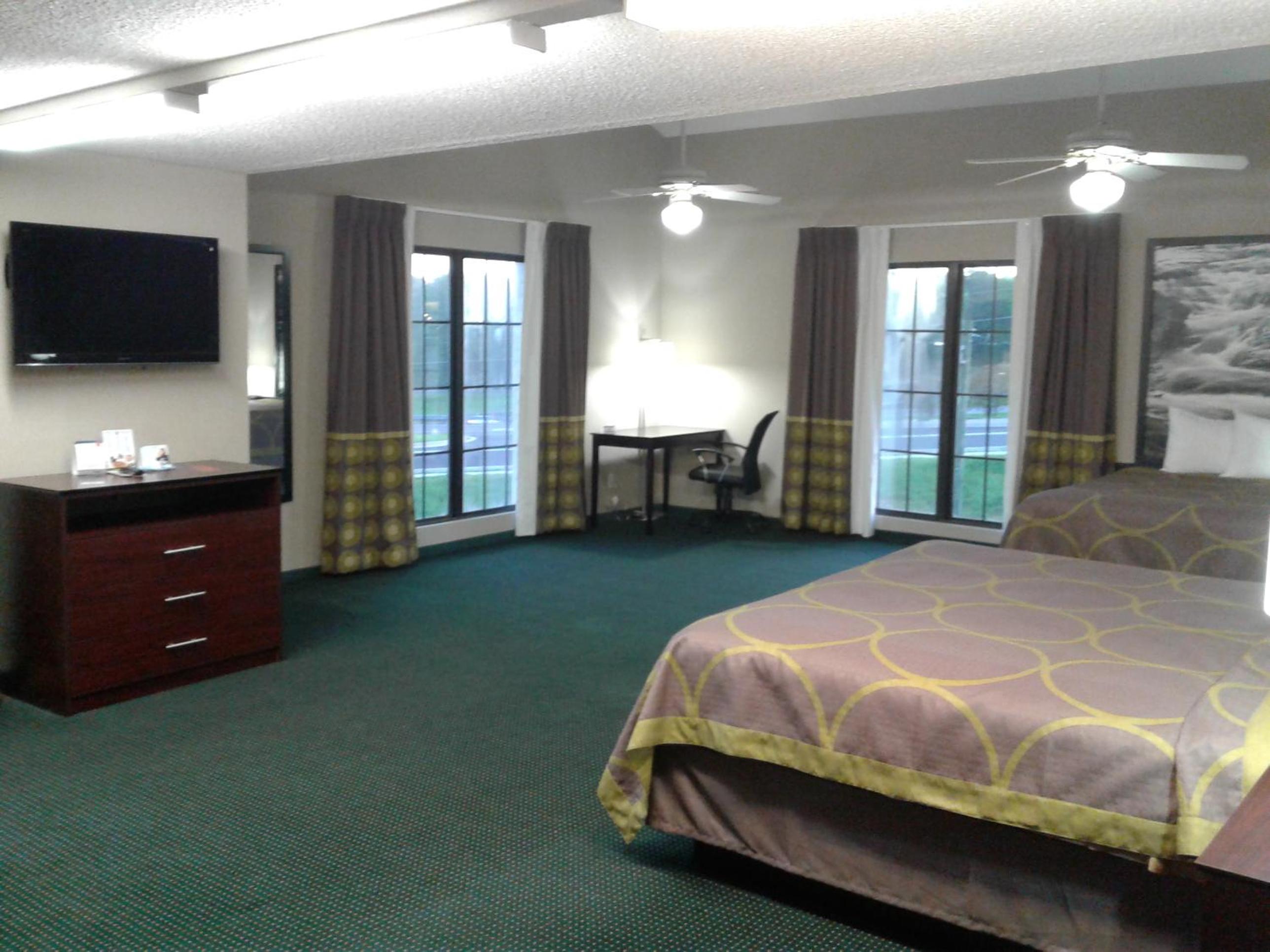 King/Queen Studio Suite - Non-Smoking - Photo 7