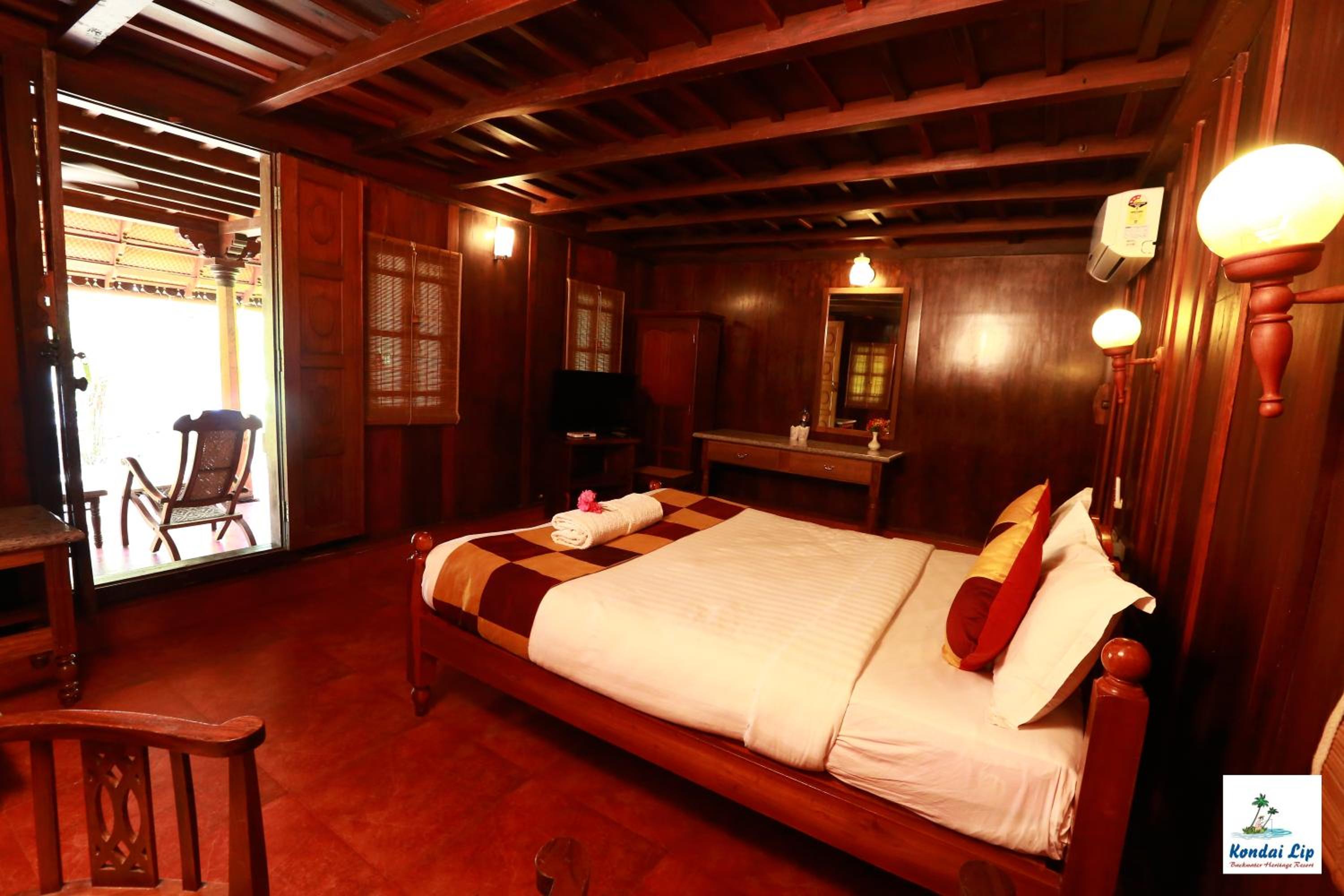 Deluxe Room - Photo 2