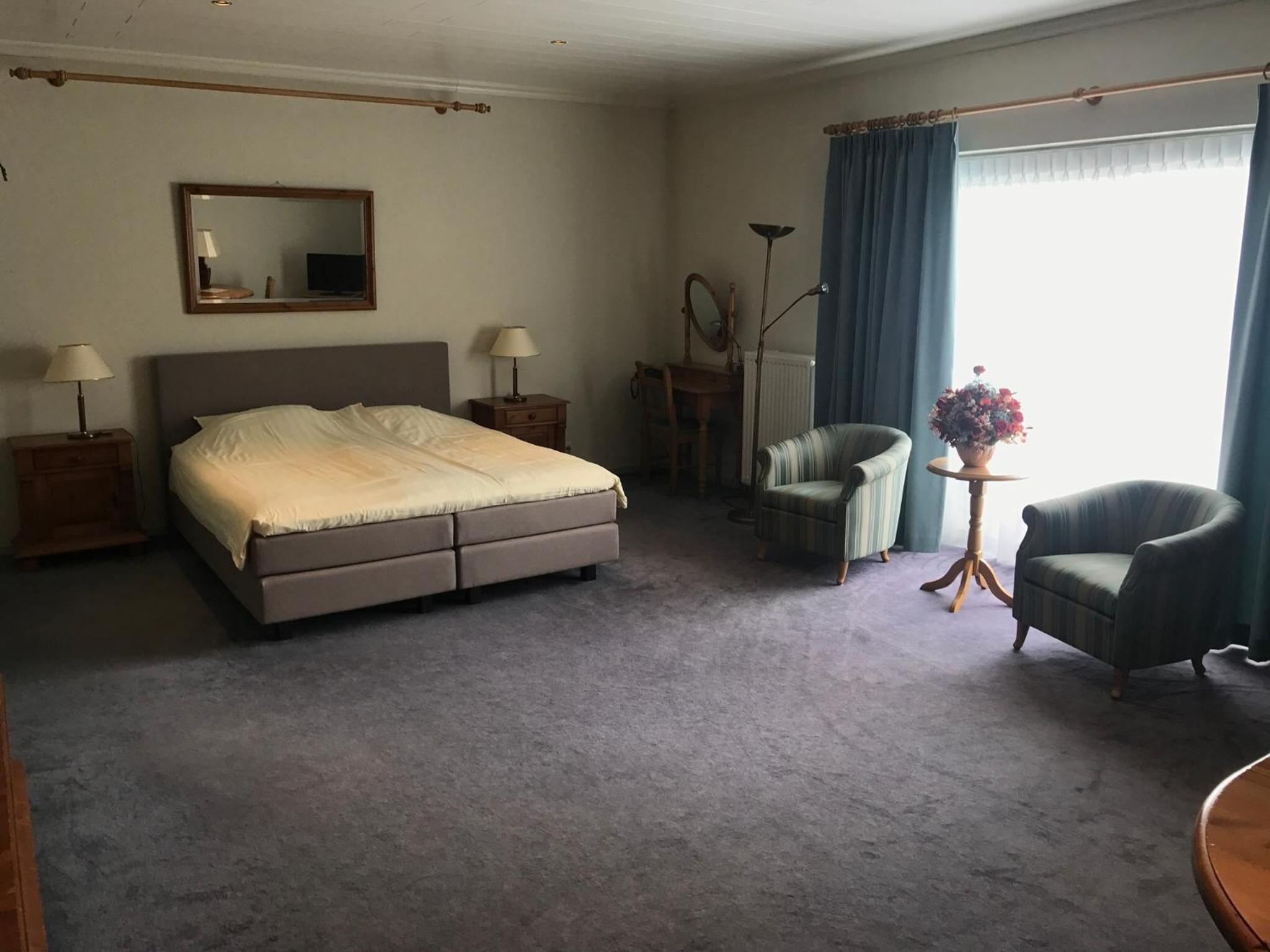 Suite with Whirlpool