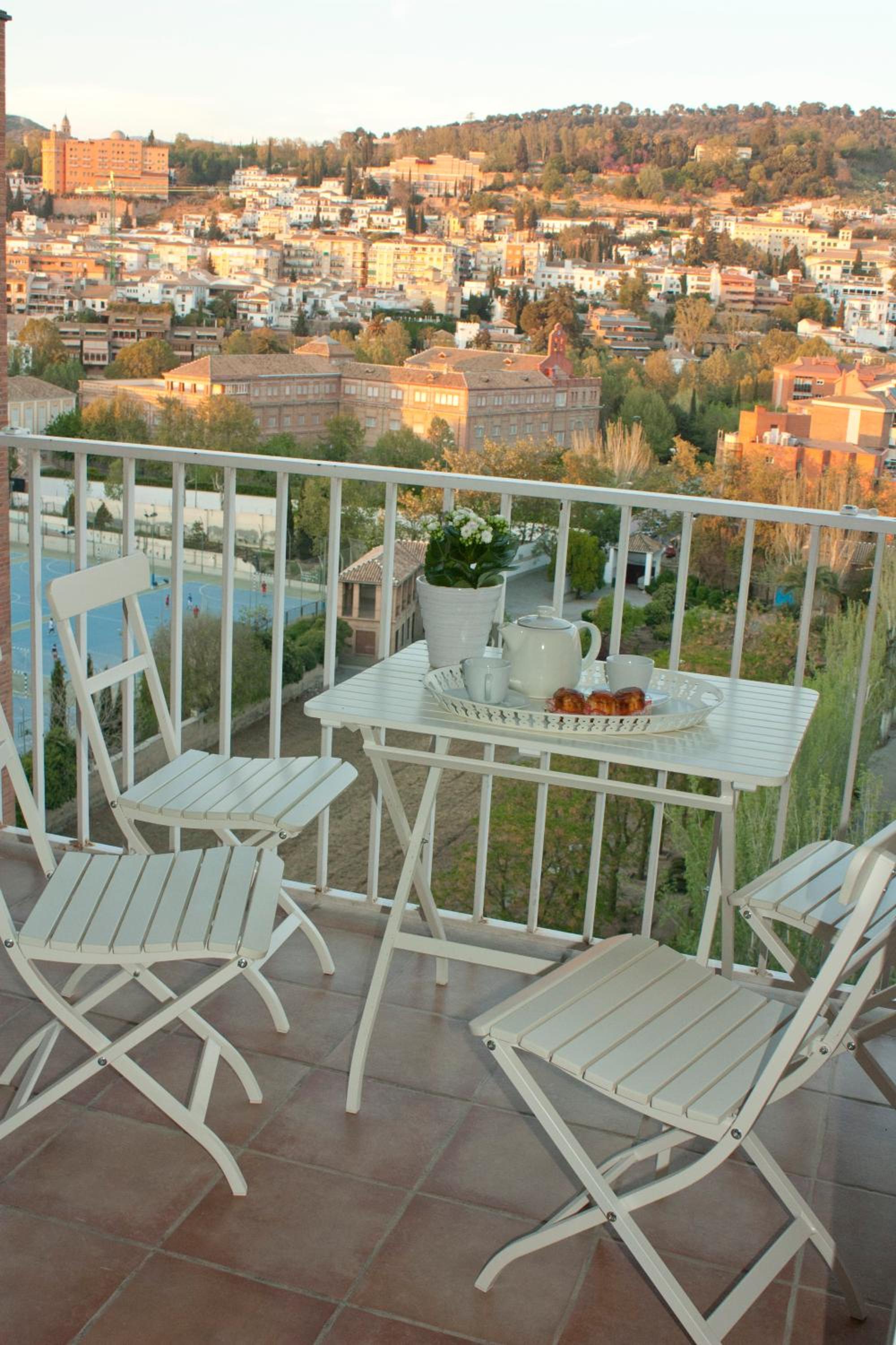 Apartment with Terrace - Photo 8