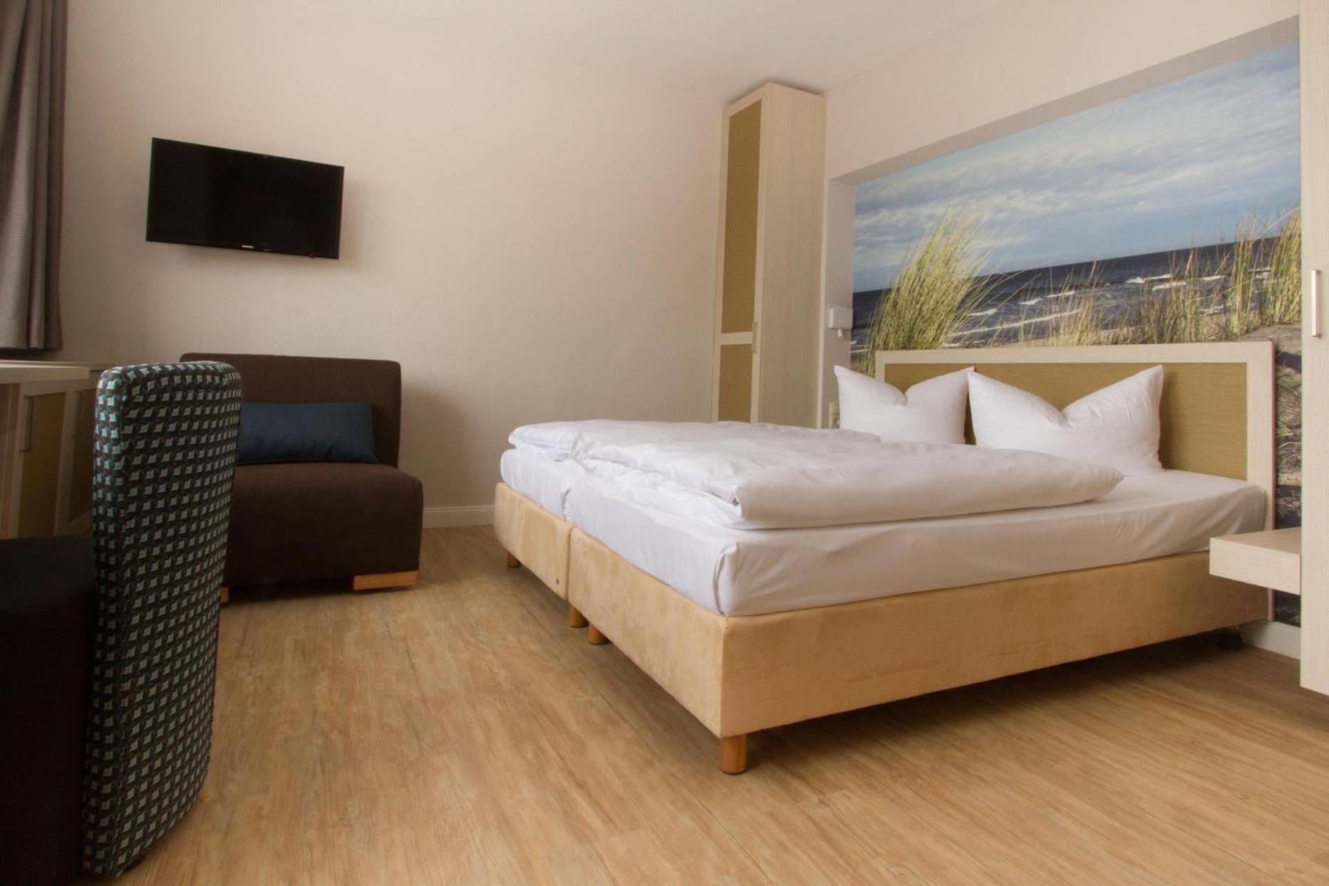 Double Room - Photo 6