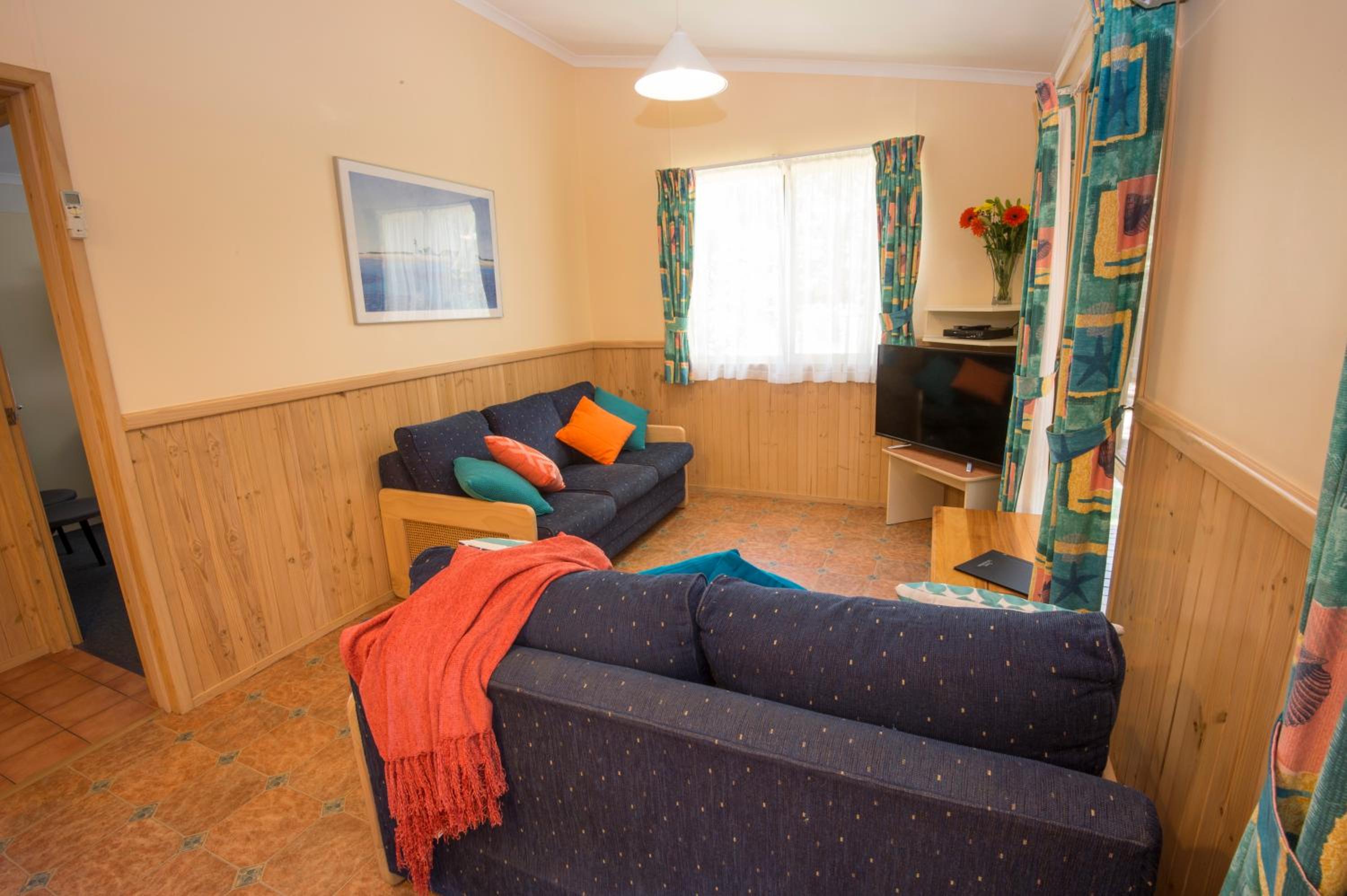 Two-Bedroom Cottage photo 3