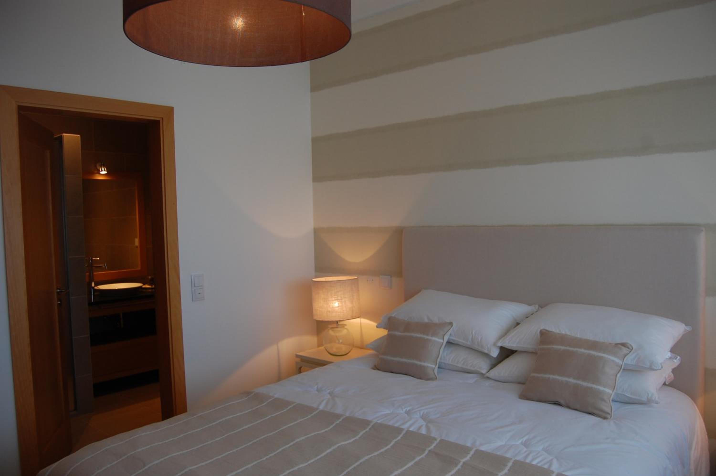 Four-Bedroom House photo 2