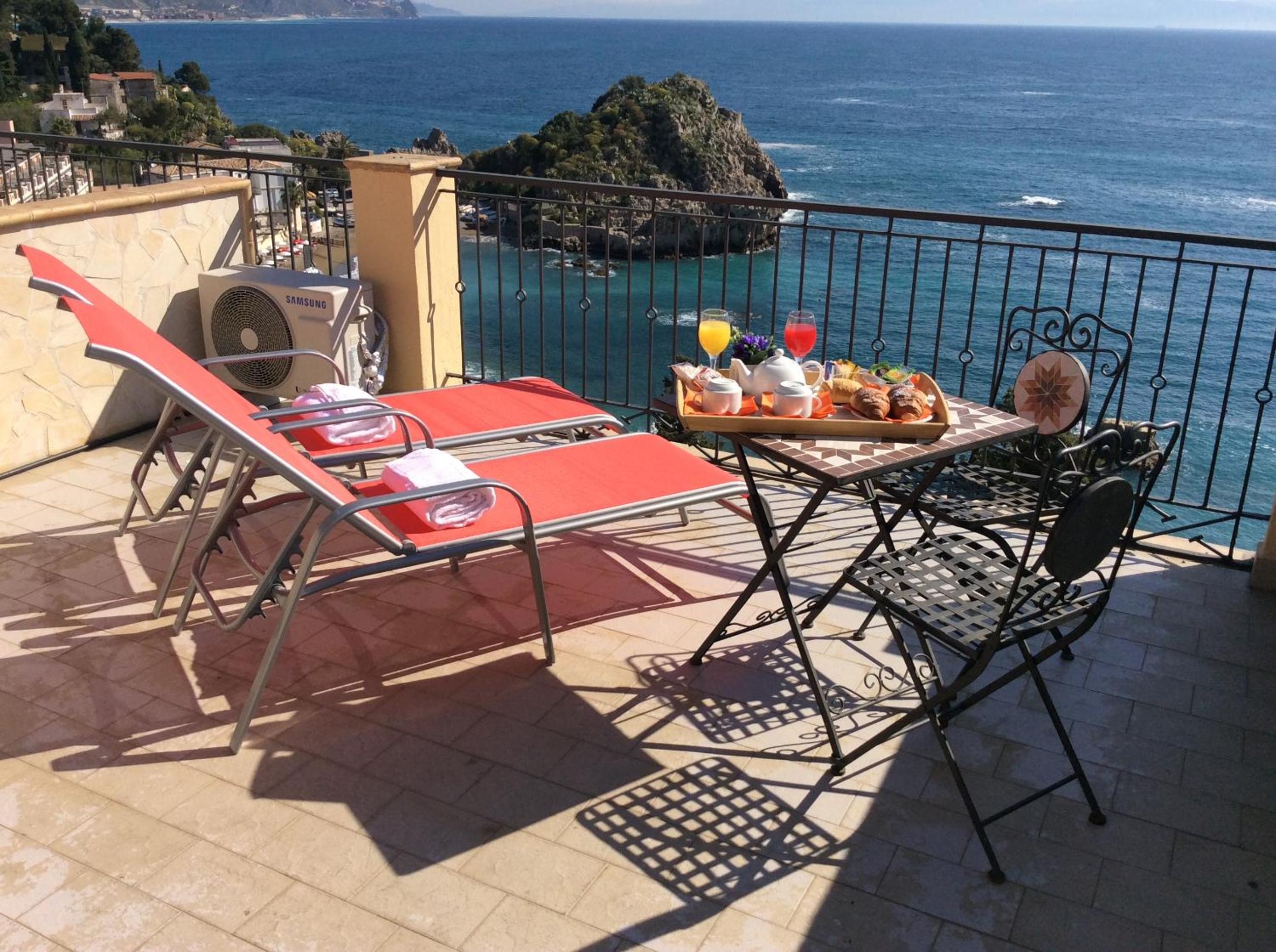 Deluxe Double Room with Terrace and Sea View - Photo 2