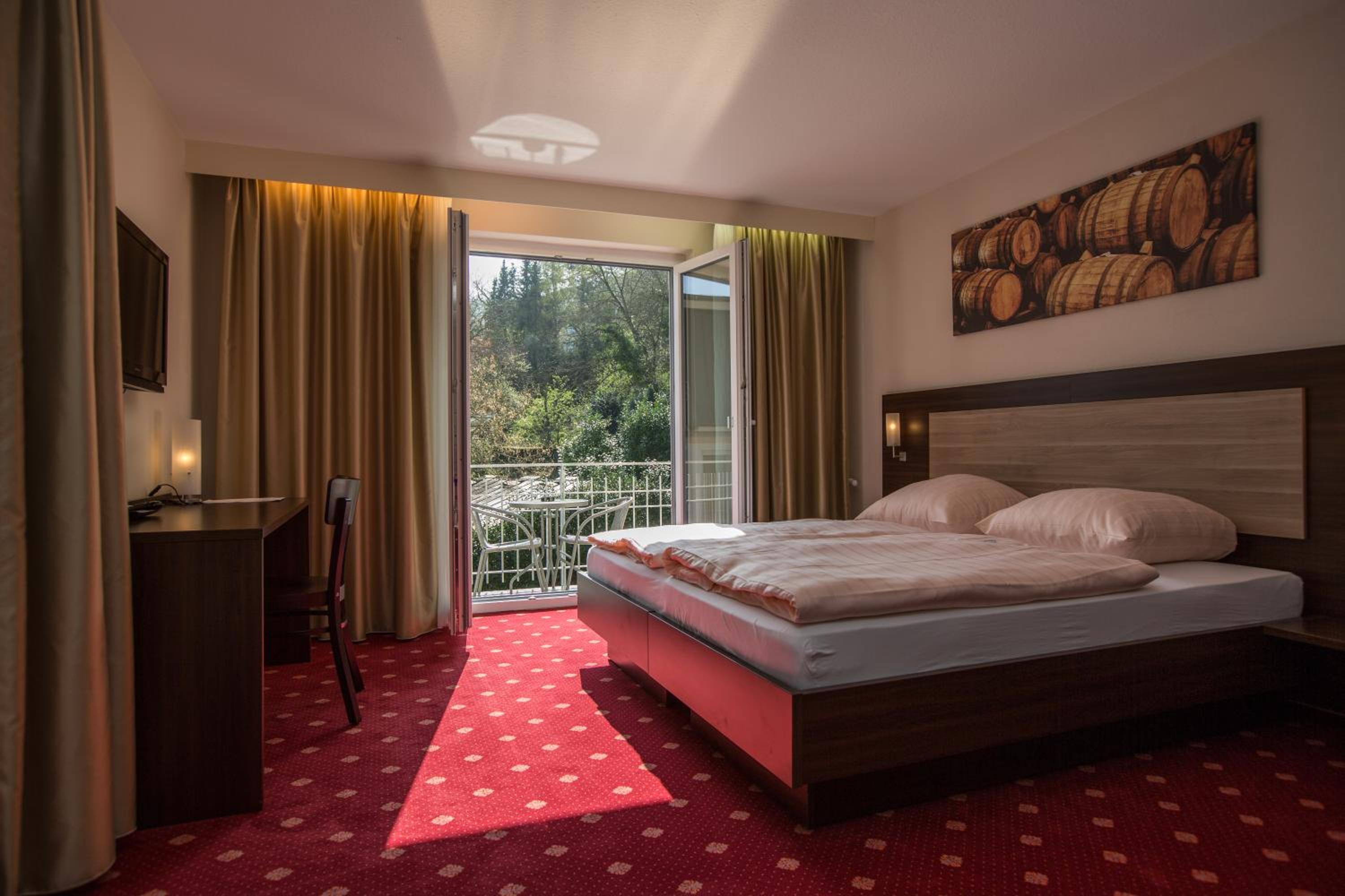 Standard Double Room - Photo 5