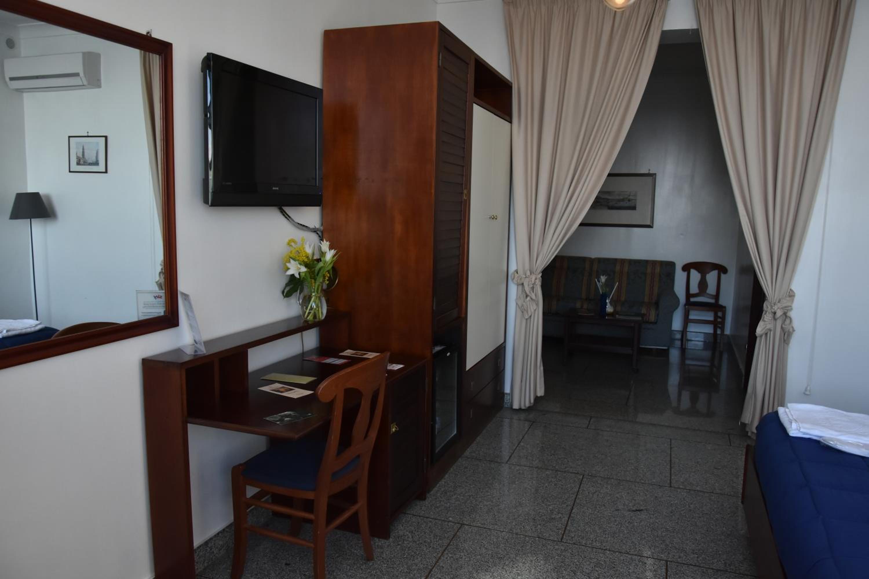 Quadruple Room - Photo 2