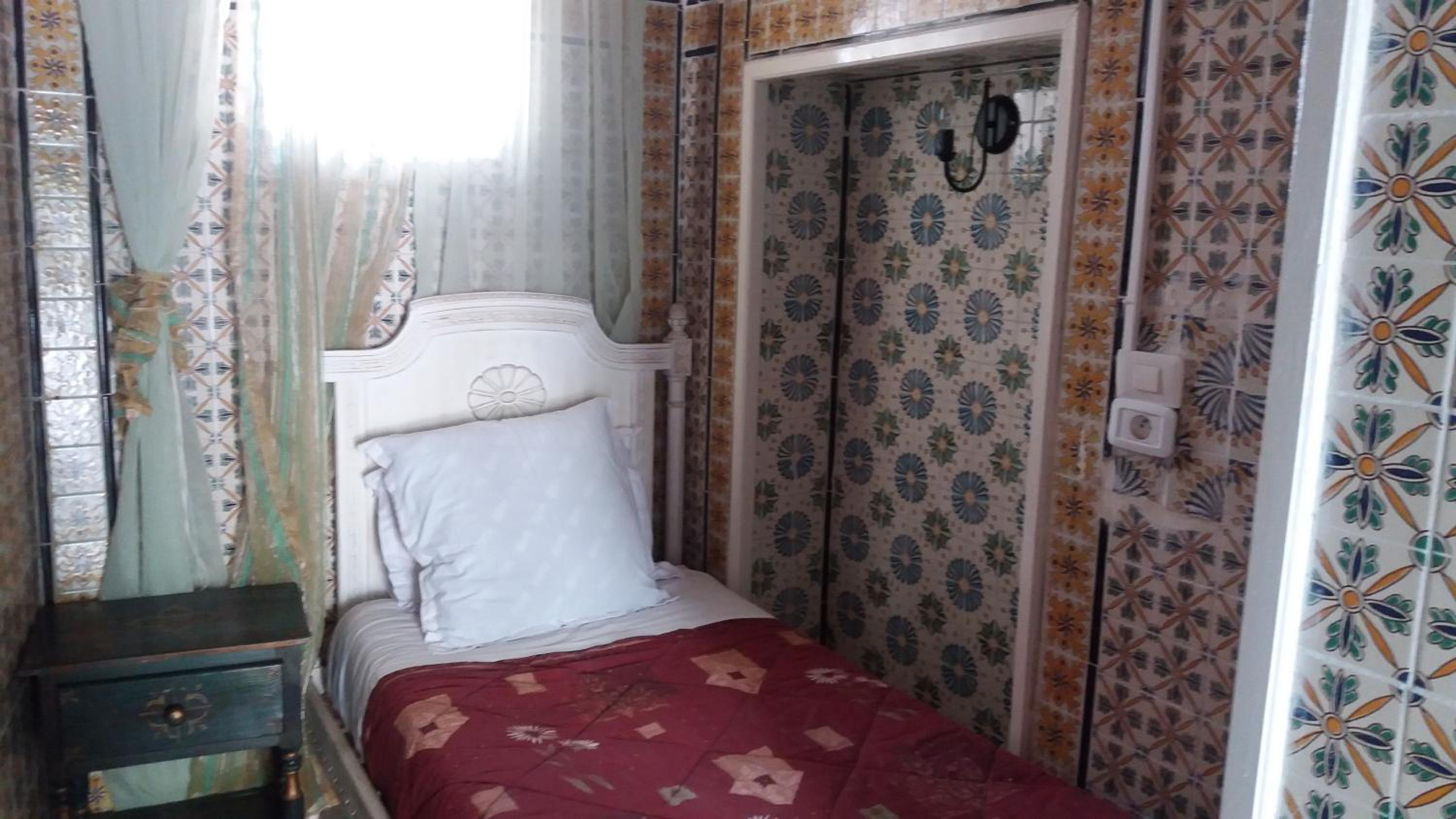 Single Room with Private Bathroom photo 1