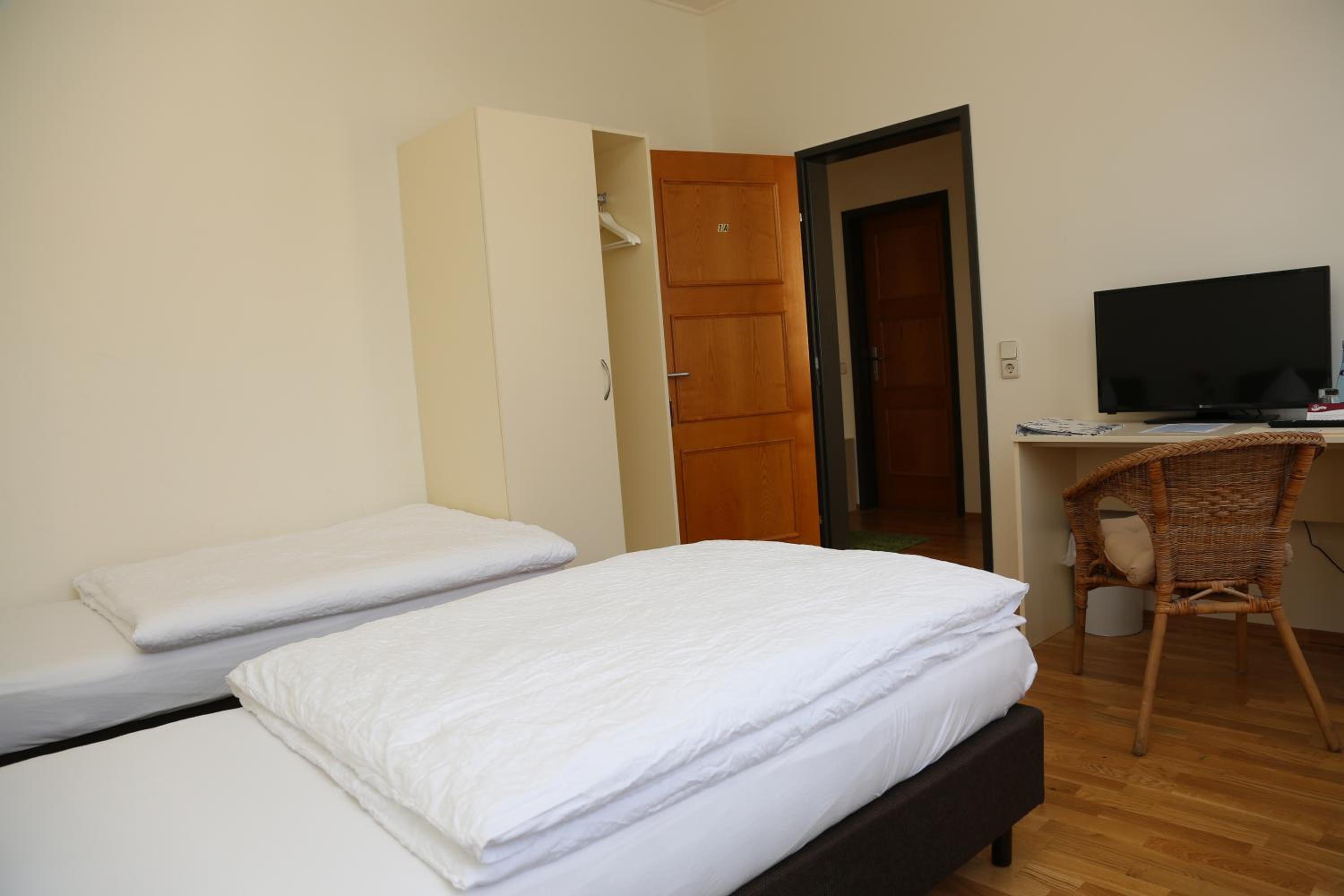 Quadruple Room - Photo 3