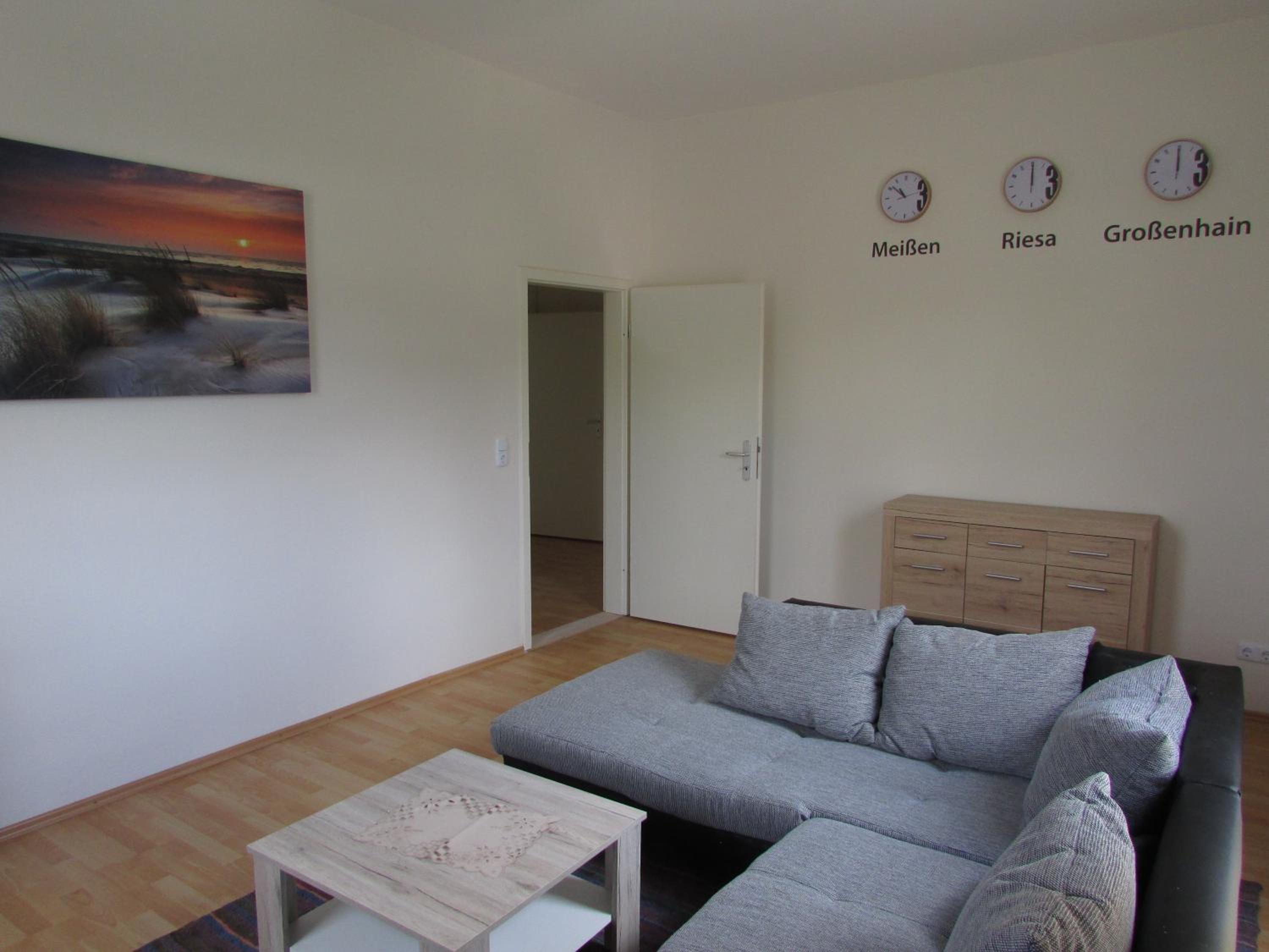 Apartment with Balcony - Photo 9