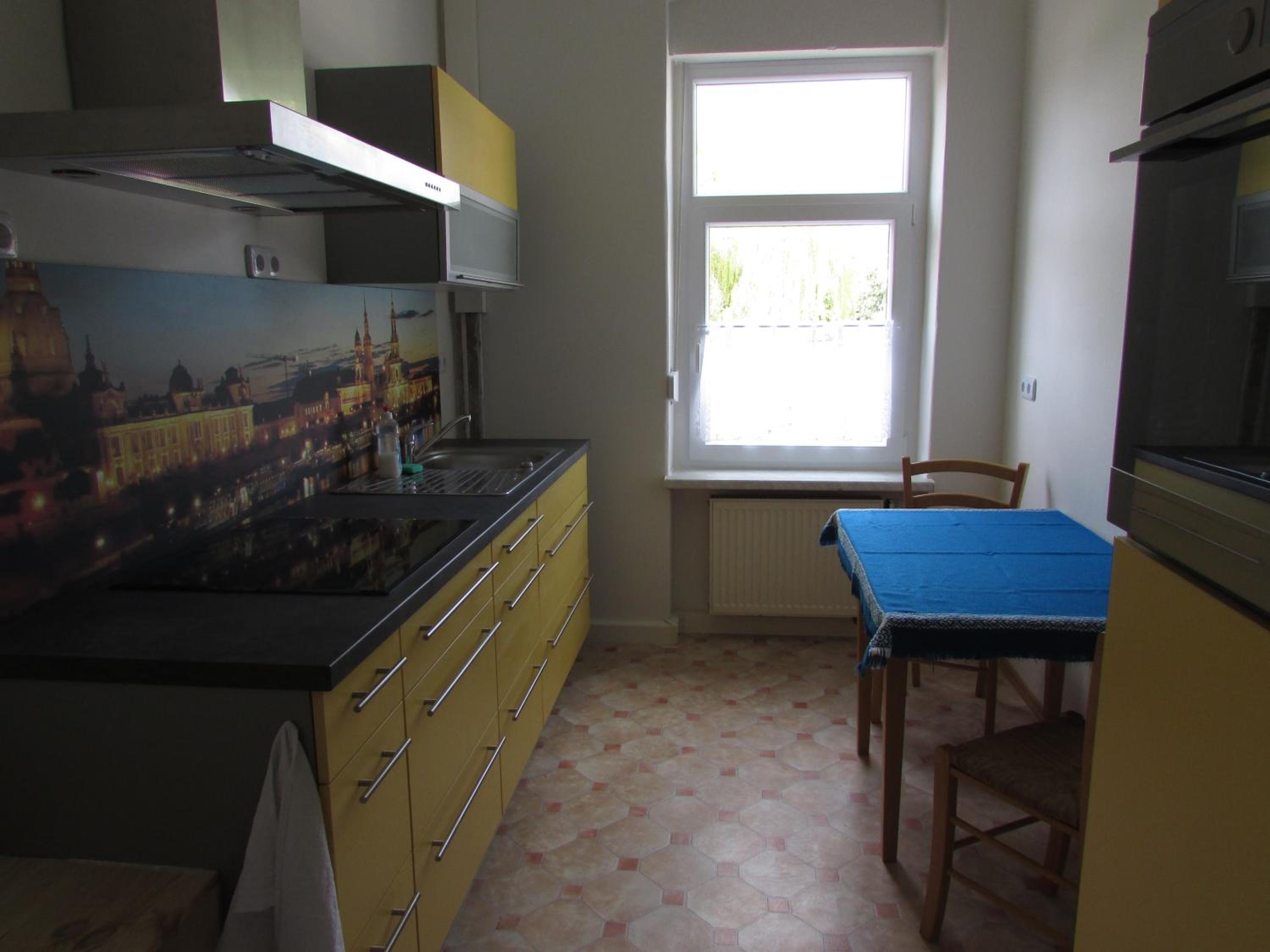 Apartment with Balcony - Photo 7