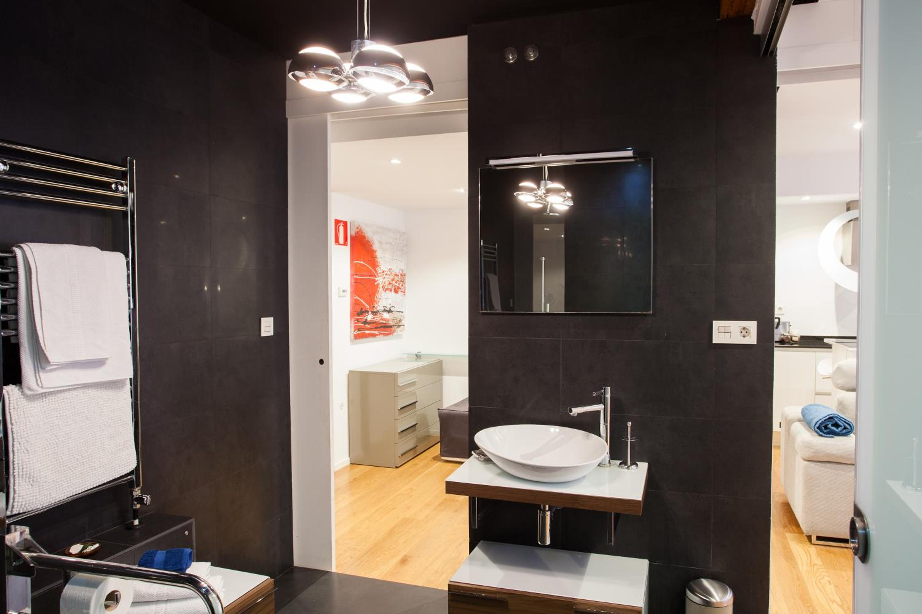 Superior One-Bedroom Apartment - Calle Hernan N*9 - Photo 13