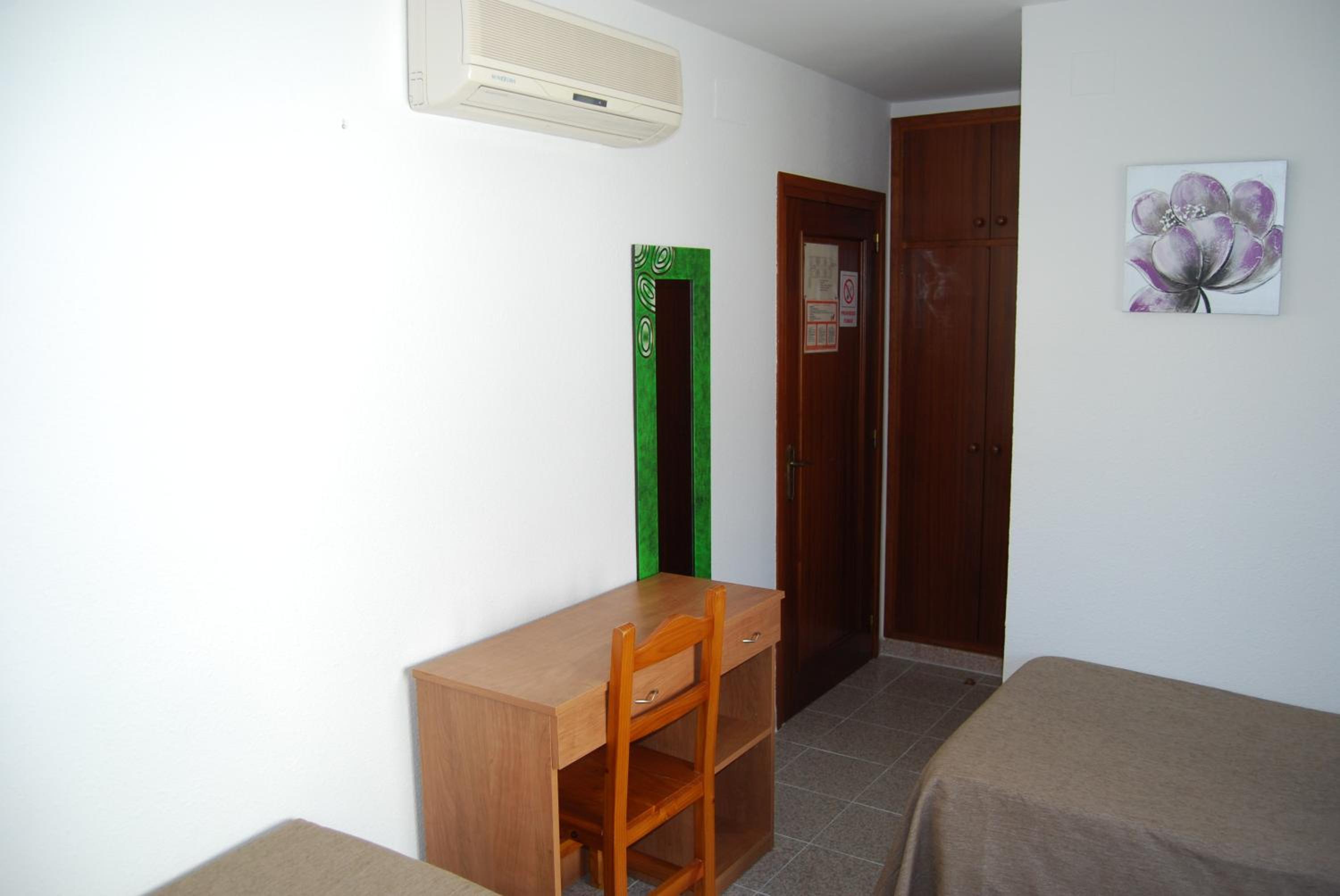 Double or Twin Room photo 2