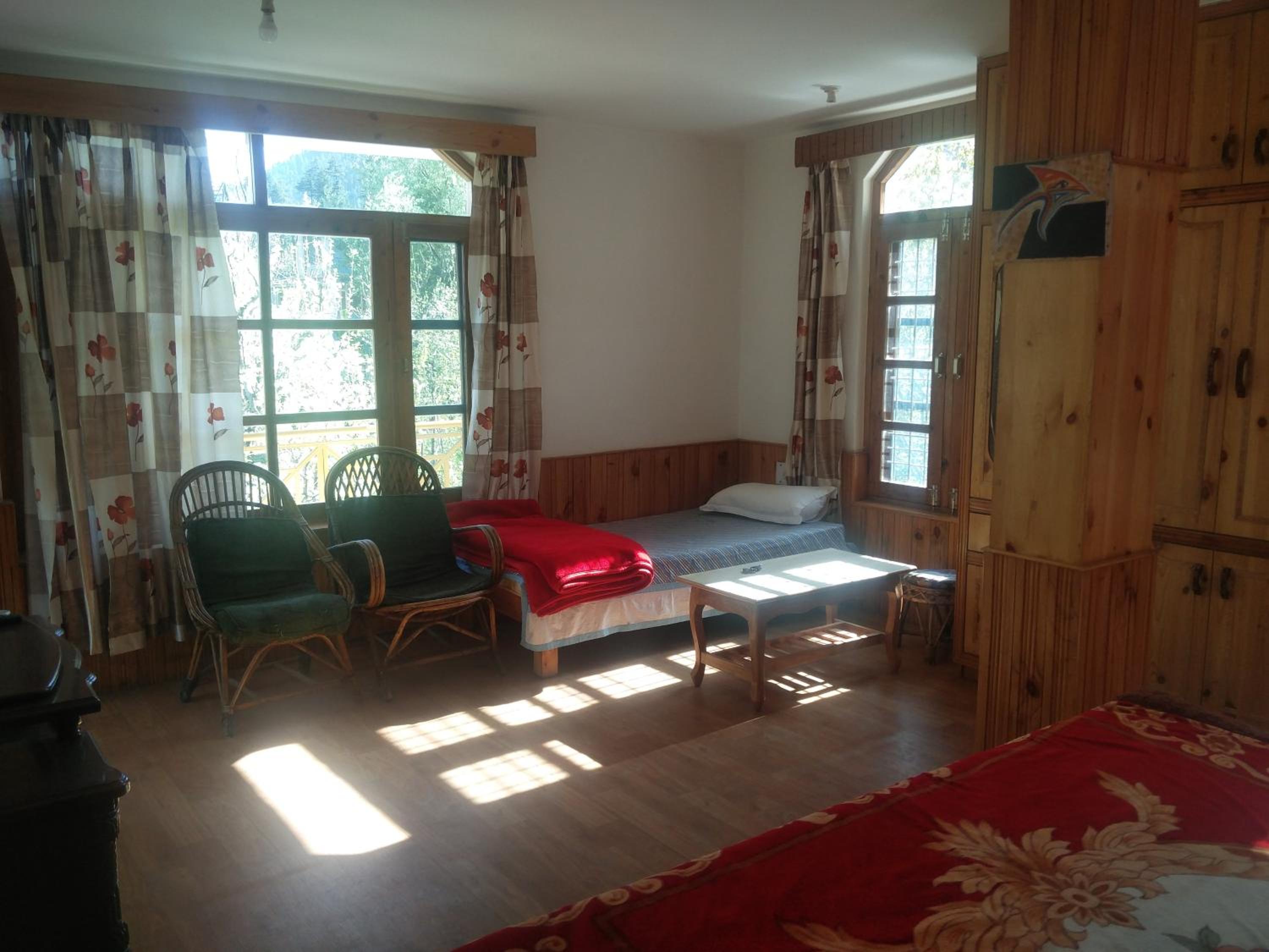Triple Room with Private Bathroom - Photo 5
