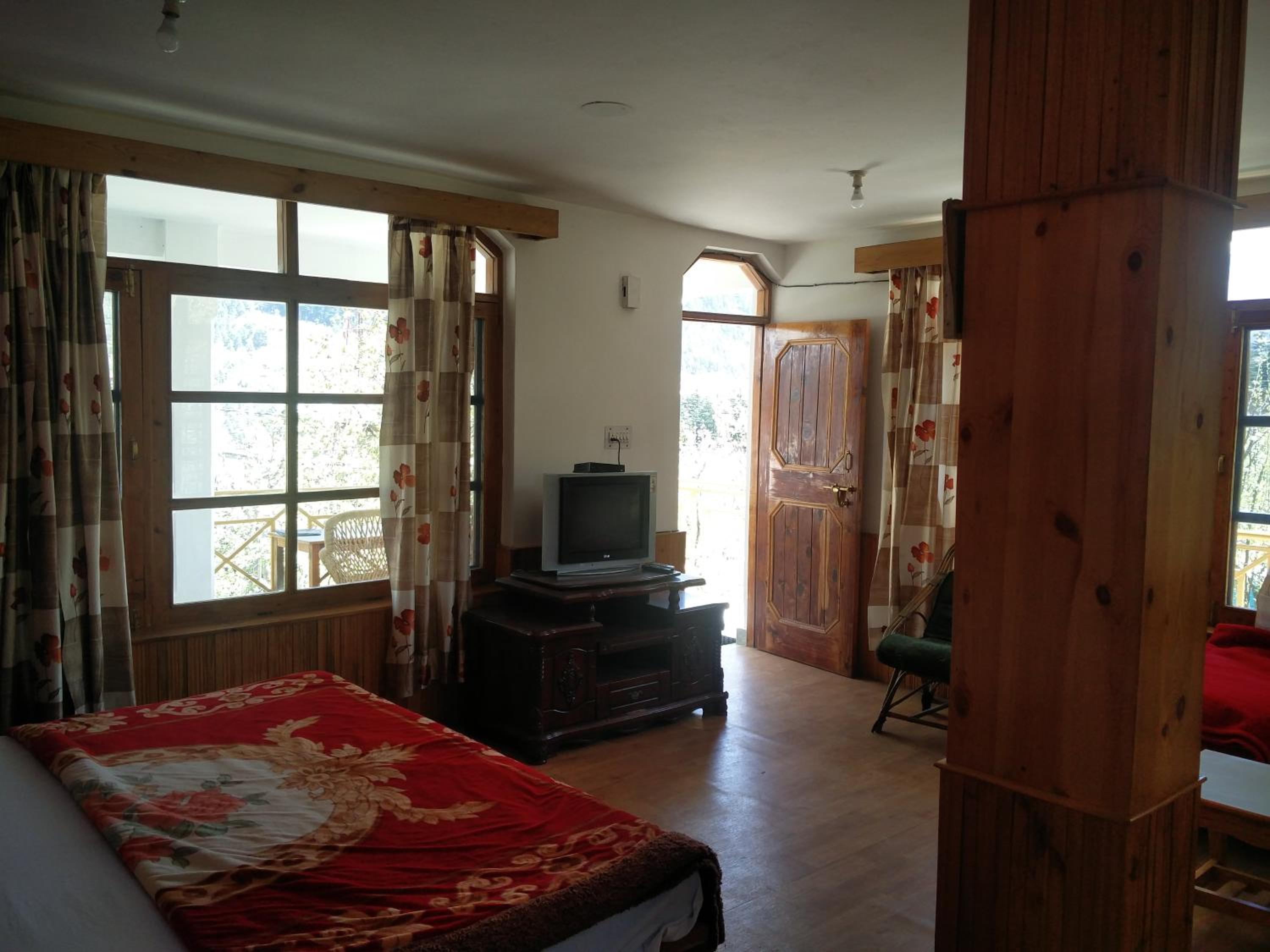 Triple Room with Private Bathroom - Photo 4