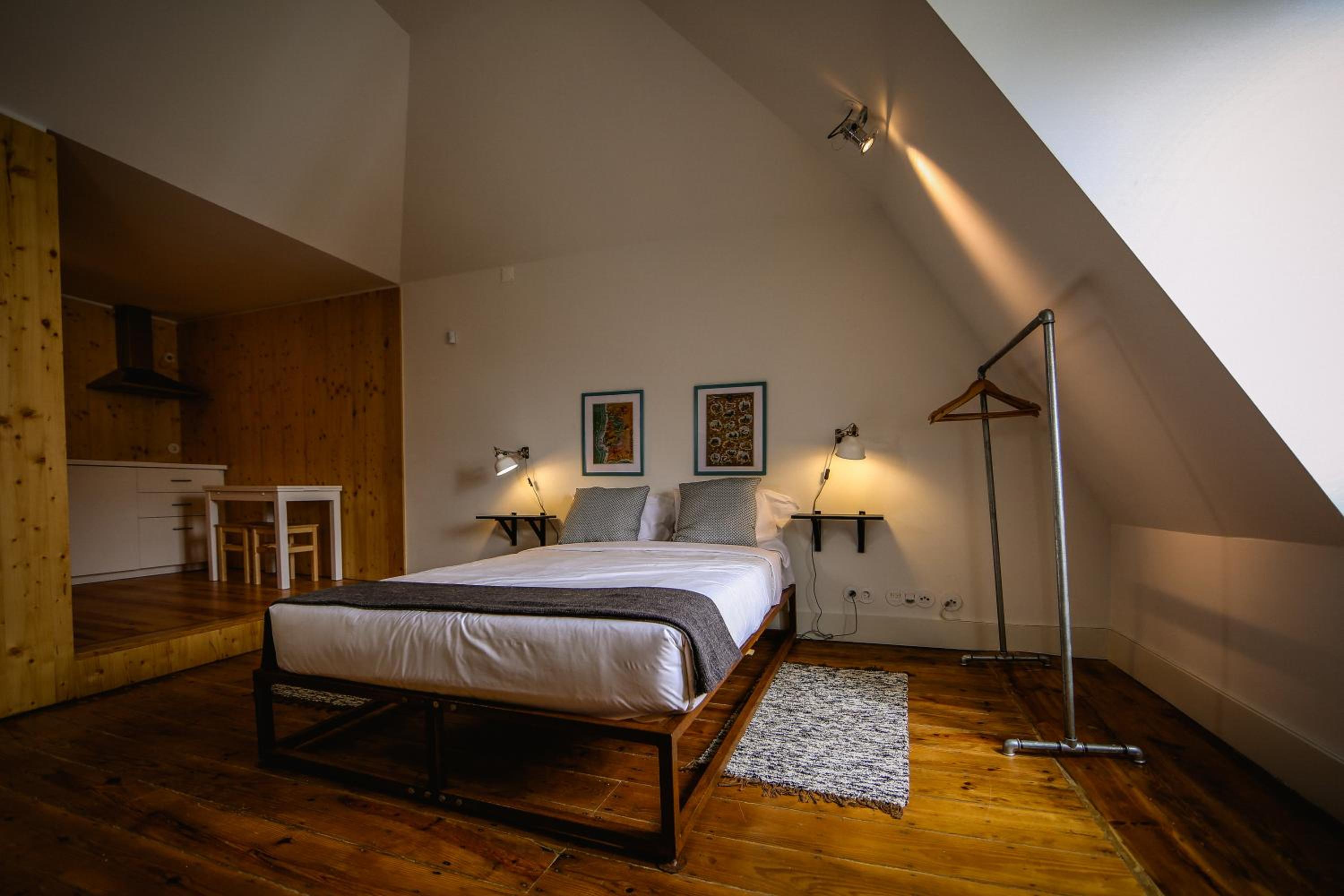 Family Room with Private Bathroom - Photo 4