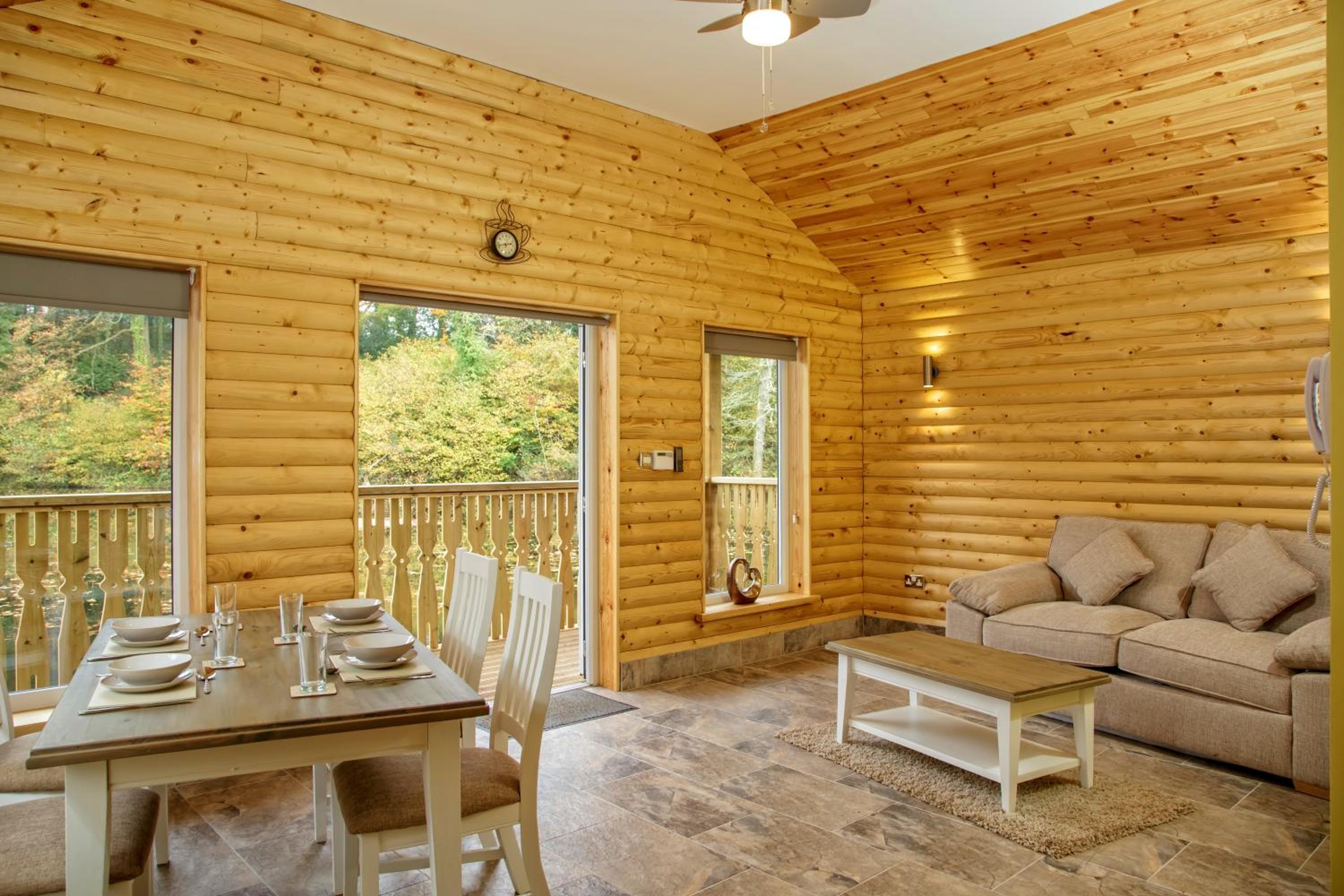 Quadruple Room with Private Bathroom - Photo 3